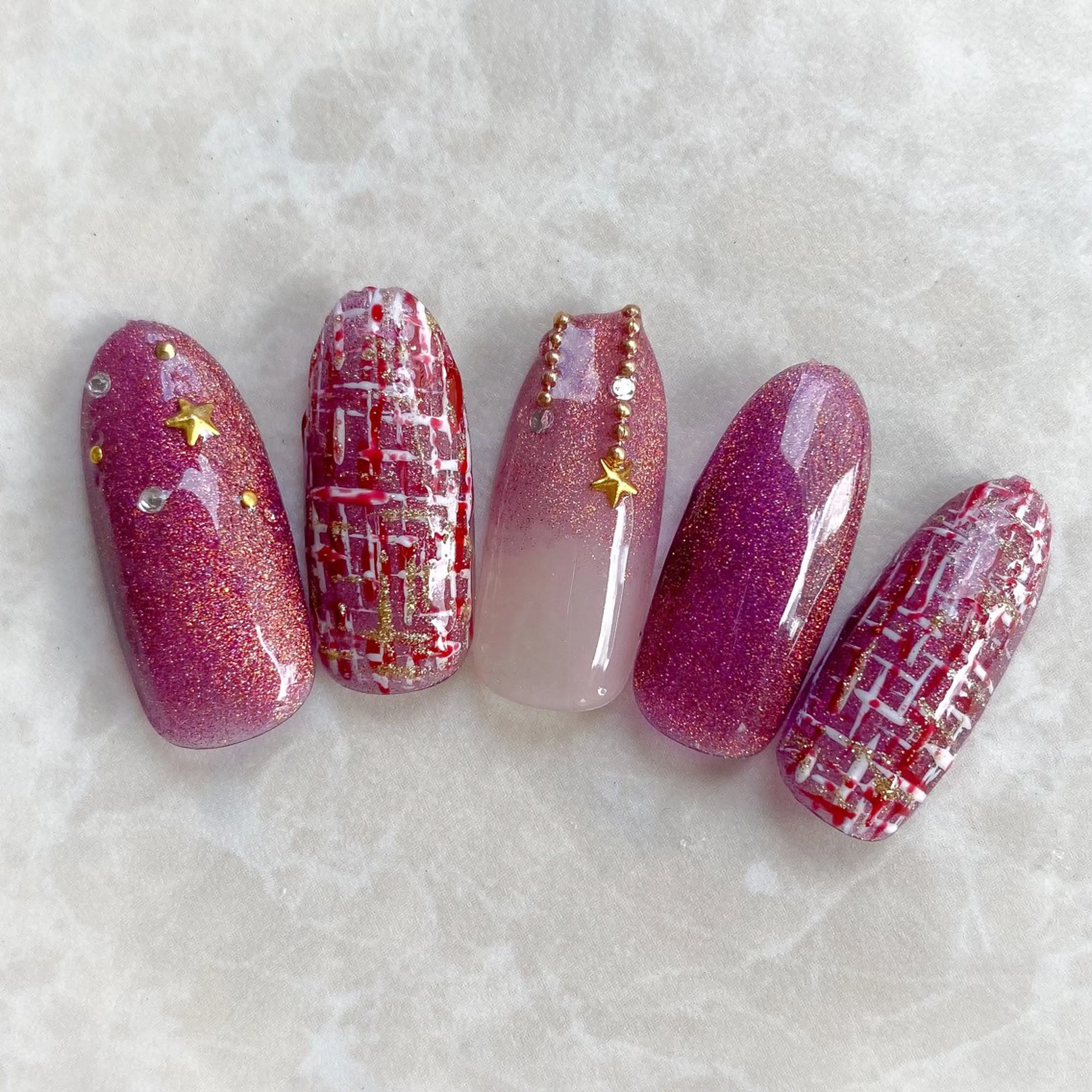 ネイル 冬ネイル クリスマス ネイル空間所属・muguet🎀 nailのネイルデザイン