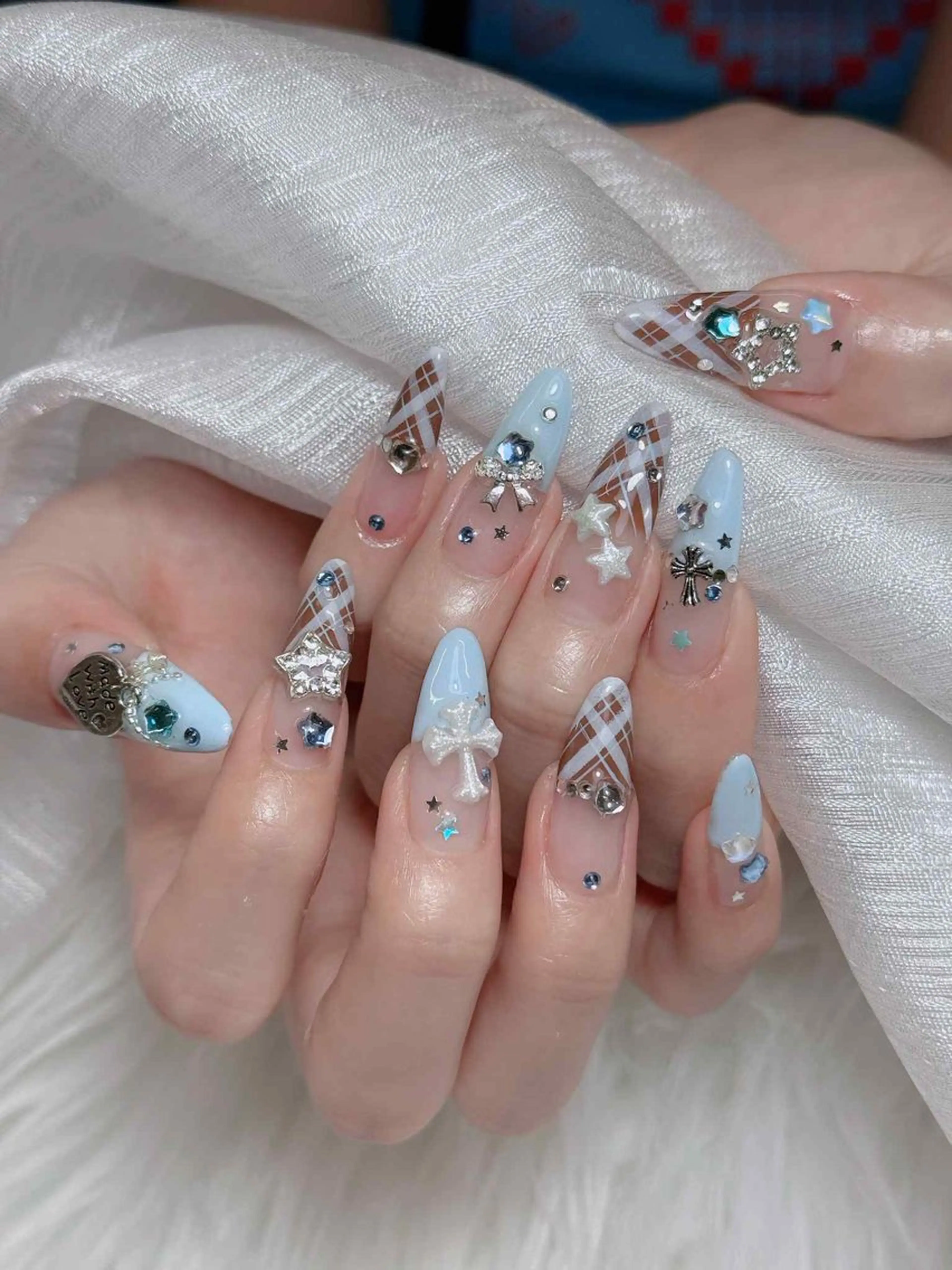 ネイル オーロラネイル チークネイル フットネイル フレンチネイル 韓国ネイル ハンドネイル Lumi Nailのネイルデザイン