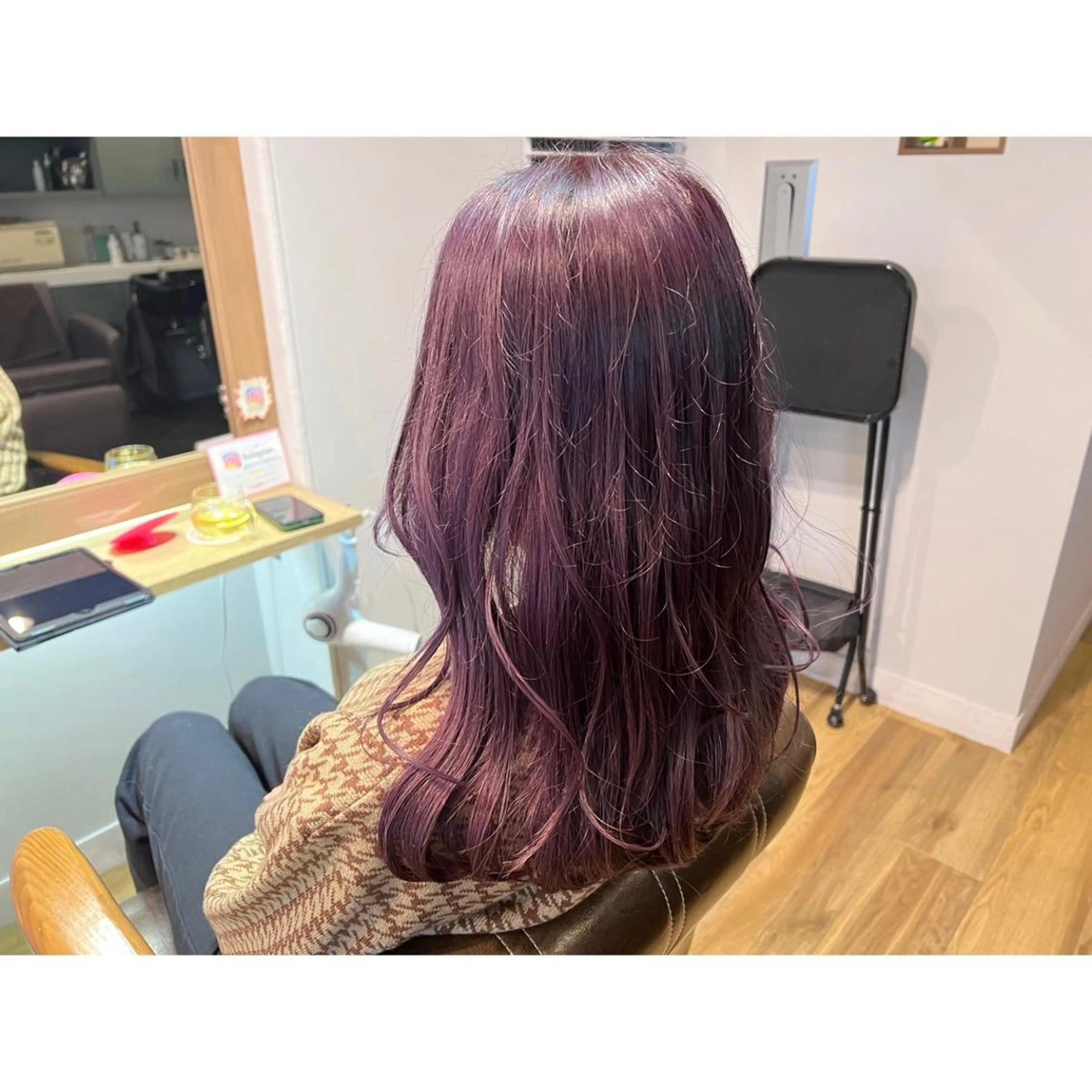ロング カラー バイオレットカラー ヘアカラー トリートメント ツキダテ ユイのヘアスタイル
