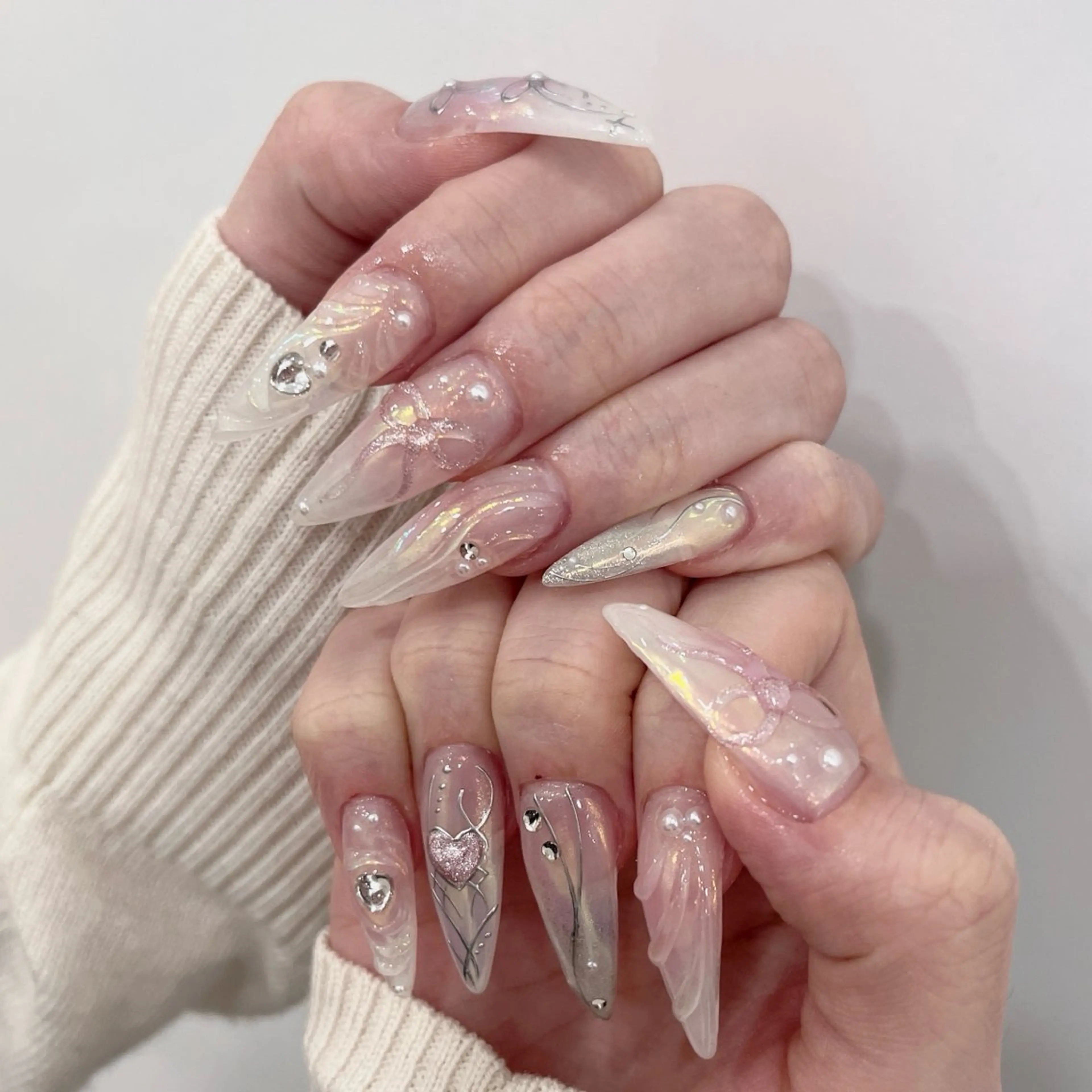 ネイル アートネイル ピンク ハンドネイル moca  心斎橋店所属・moca心斎橋店 Aina🐈‍⬛🤍のネイルデザイン