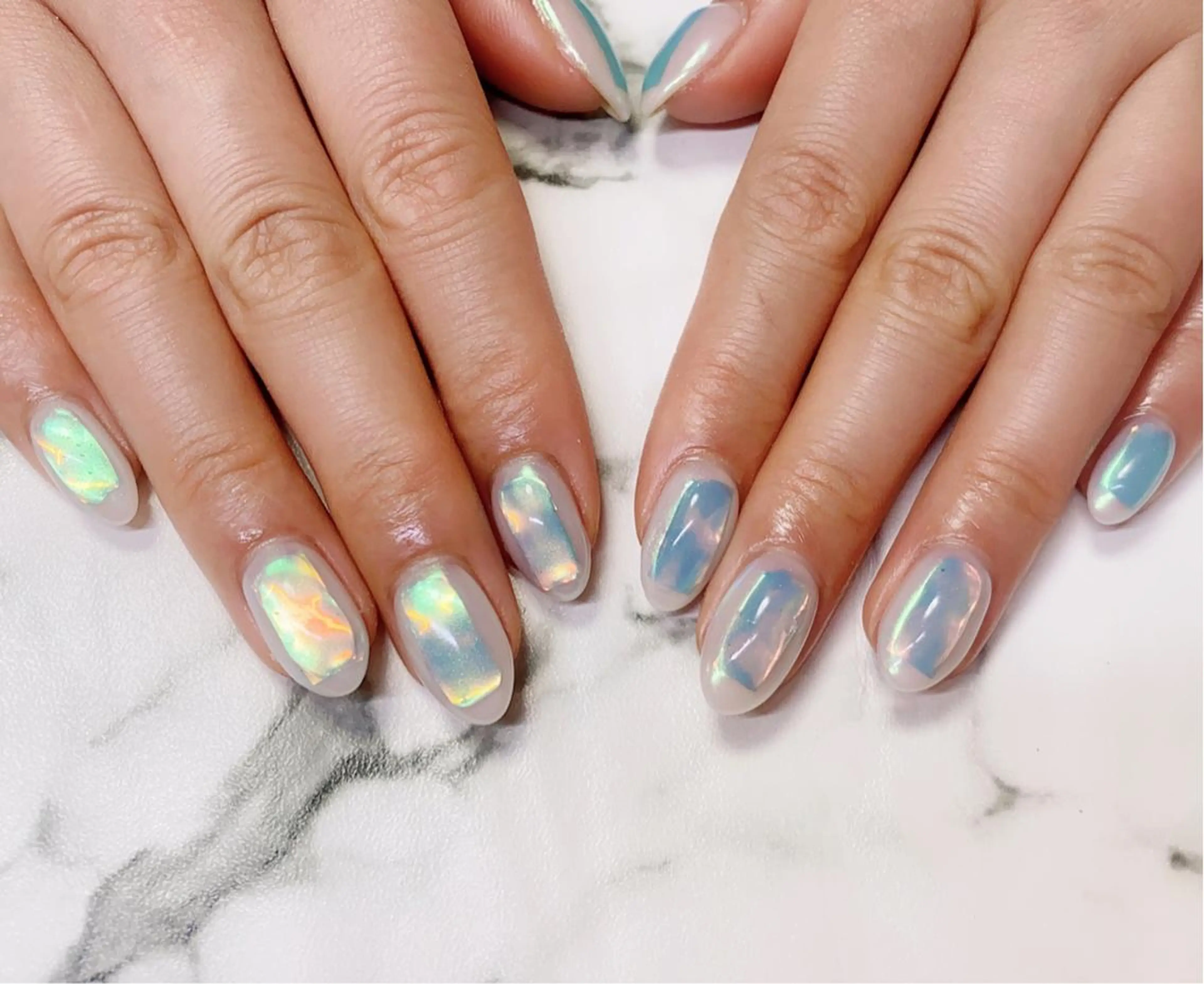 ロング カラー ネイル オーロラネイル 氷ネイル・うるうるネイル Q Free nailsのネイルデザイン