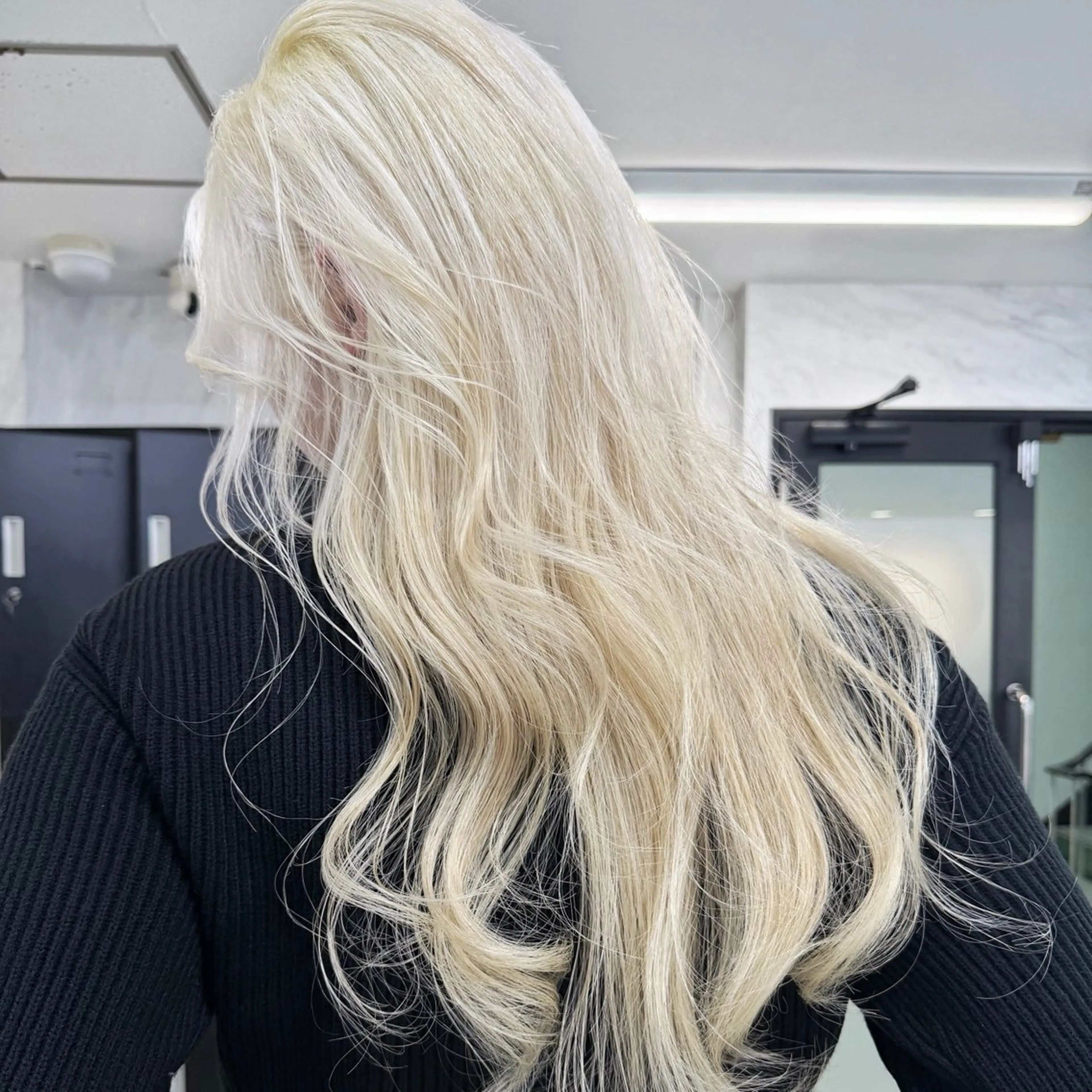 ロング カラー シールエクステ ハイトーンカラー エクステ ヘアカラー シールエクステ特化 ハイトーン、NANAのヘアスタイル