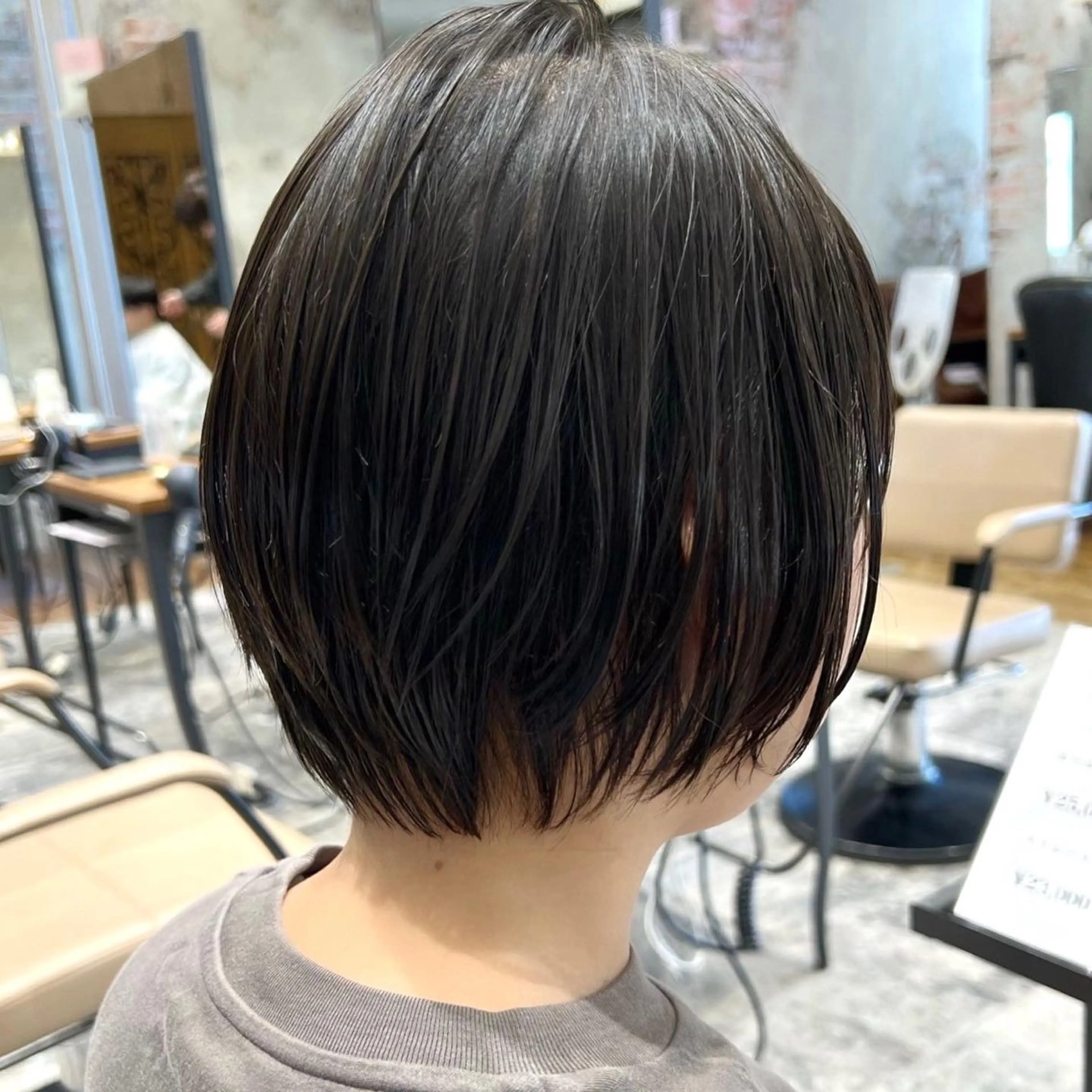 ショート カラー カット ヘアカラー トリートメント 💍新宿ショート 💍岩田莉奈のヘアスタイル