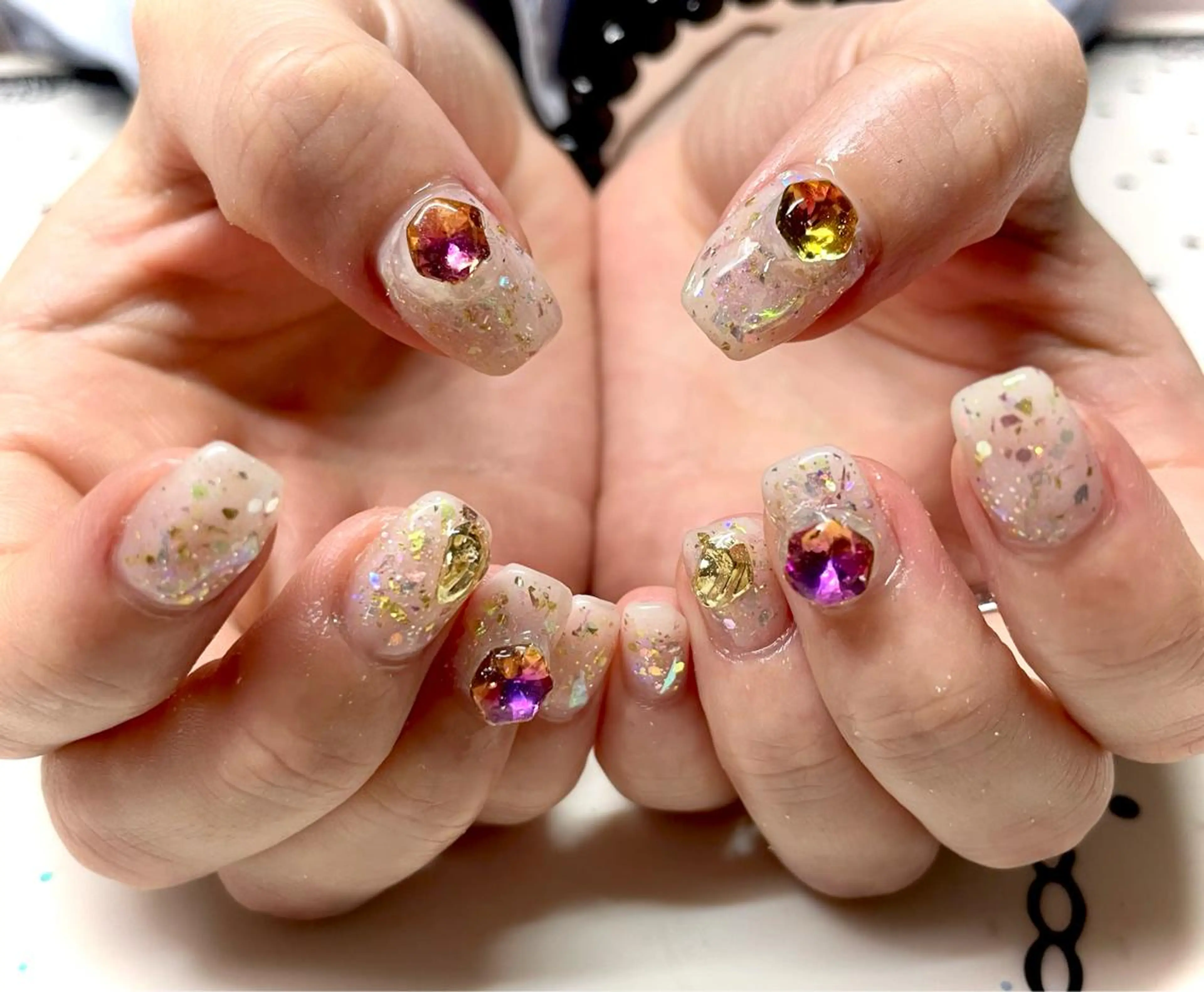 ネイル 持ち込み ストーンネイル ハンドネイル nailsalon sugarr所属・nailist cocoのネイルデザイン