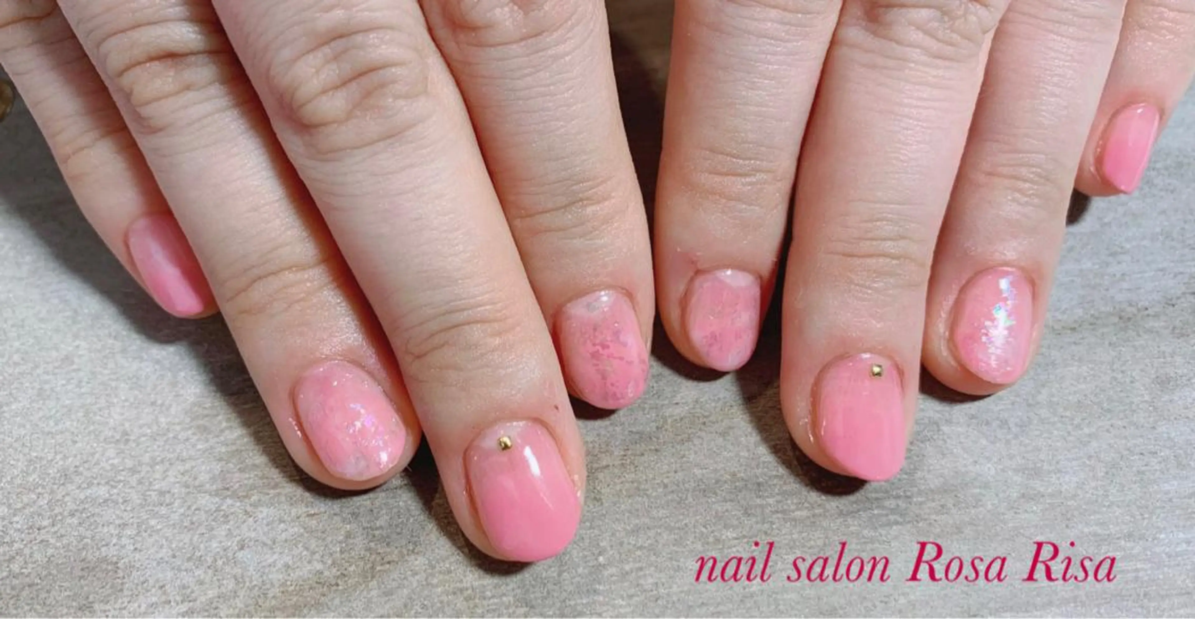 ショート ネイル アートネイル オーロラネイル ジェルネイル ピンク ネイルスタジオ シェイクユアハンズのネイルデザイン