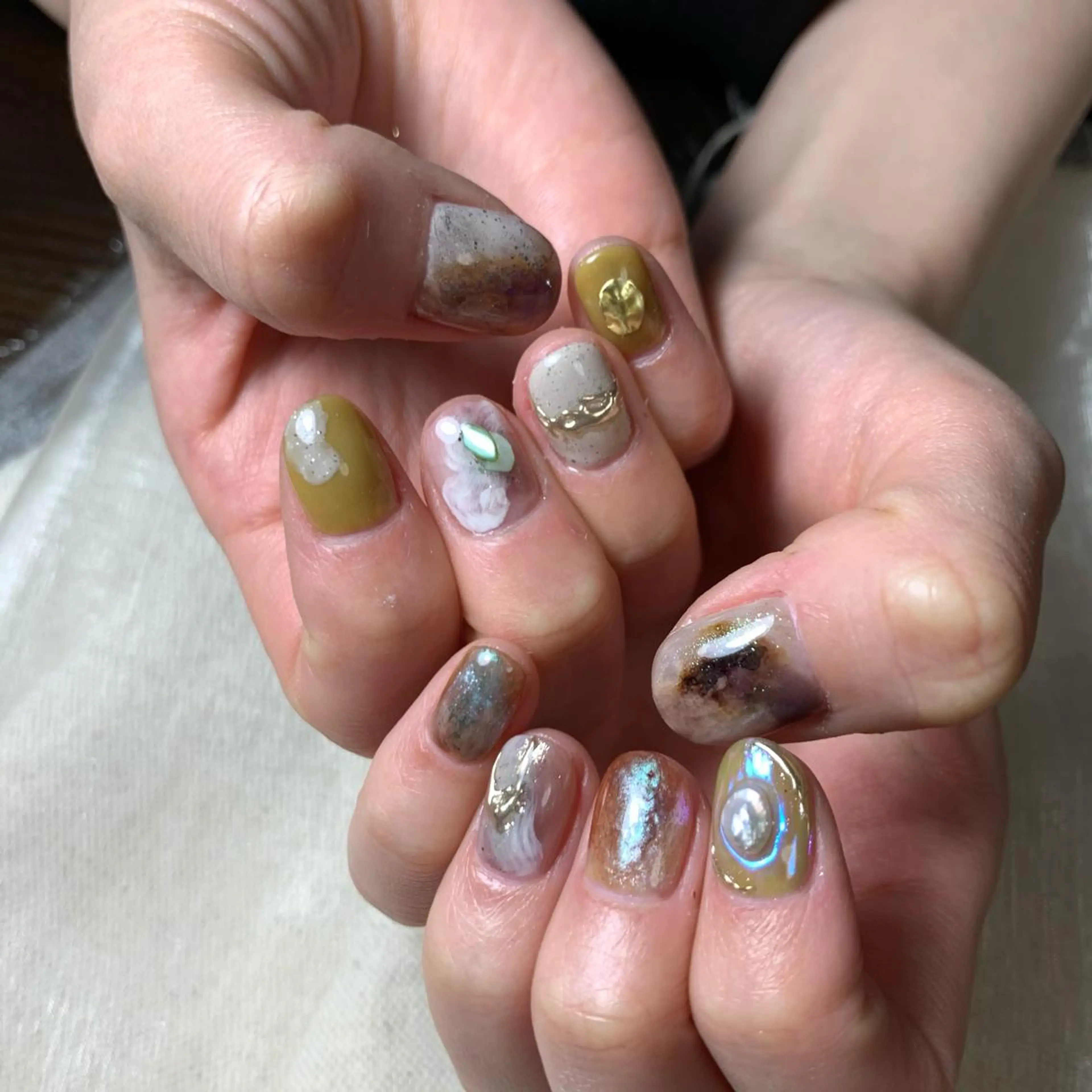 ネイル repos~ルポ~所属・里見 麗のネイルデザイン