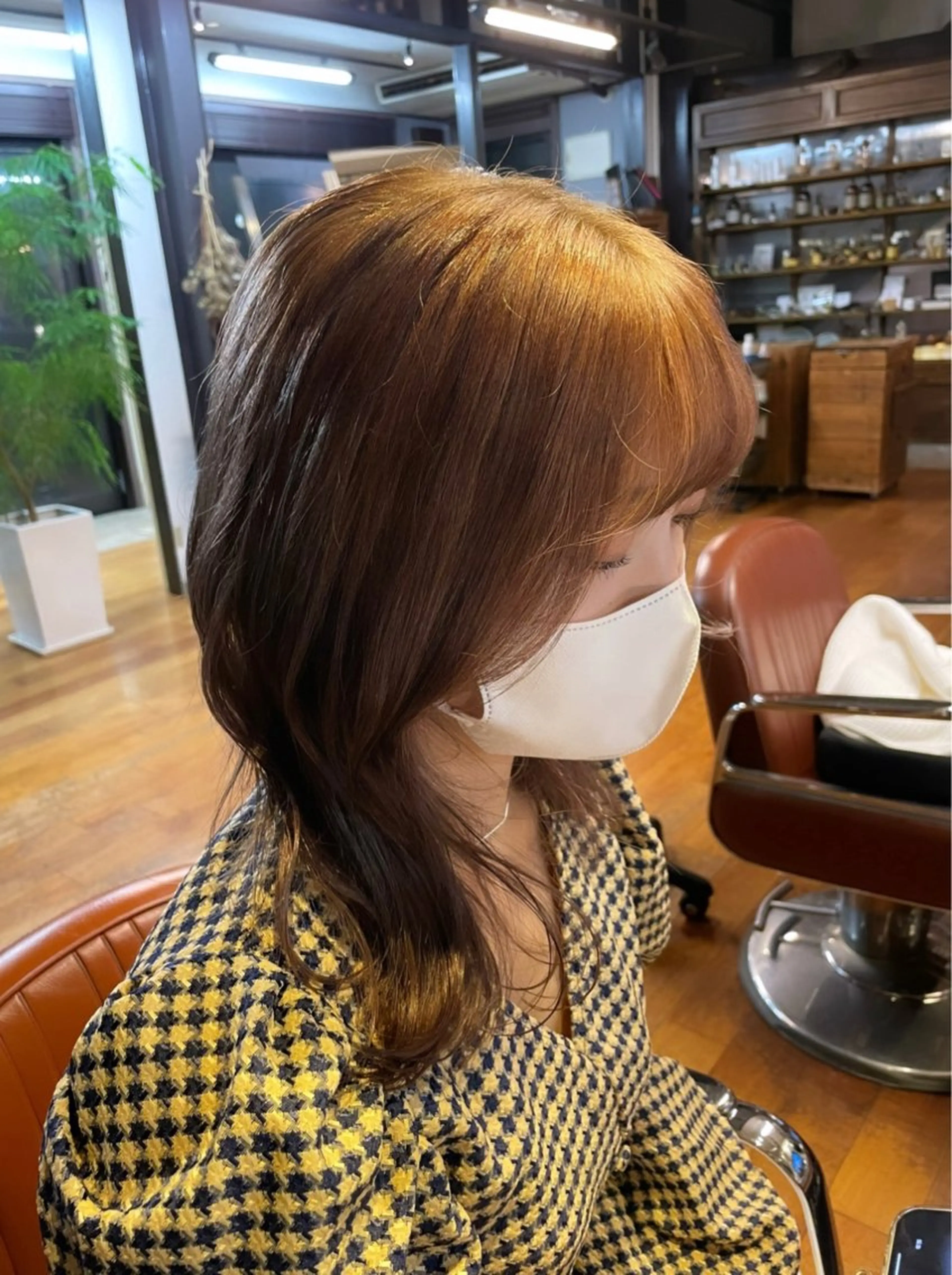 セミロング カラー ブリーチ ブラウンカラー ケアブリーチ ラベンダーカラー ラベンダーブラウン ayaka |トレンドヘアのヘアスタイル