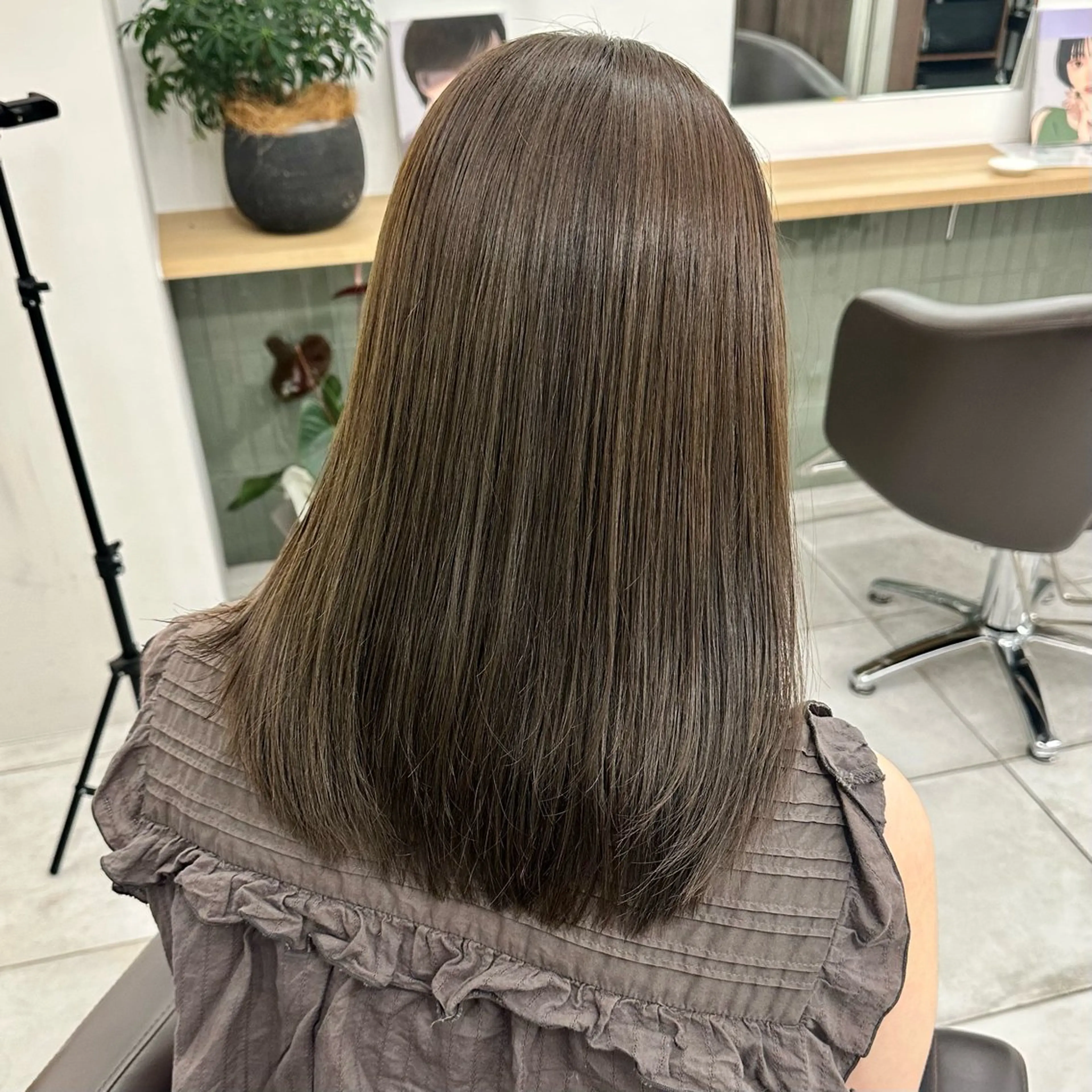 ミディアム カラー カット ヘアカラー トリートメント ブリーチなし/レイヤ ー特化🌈Tommyのヘアスタイル