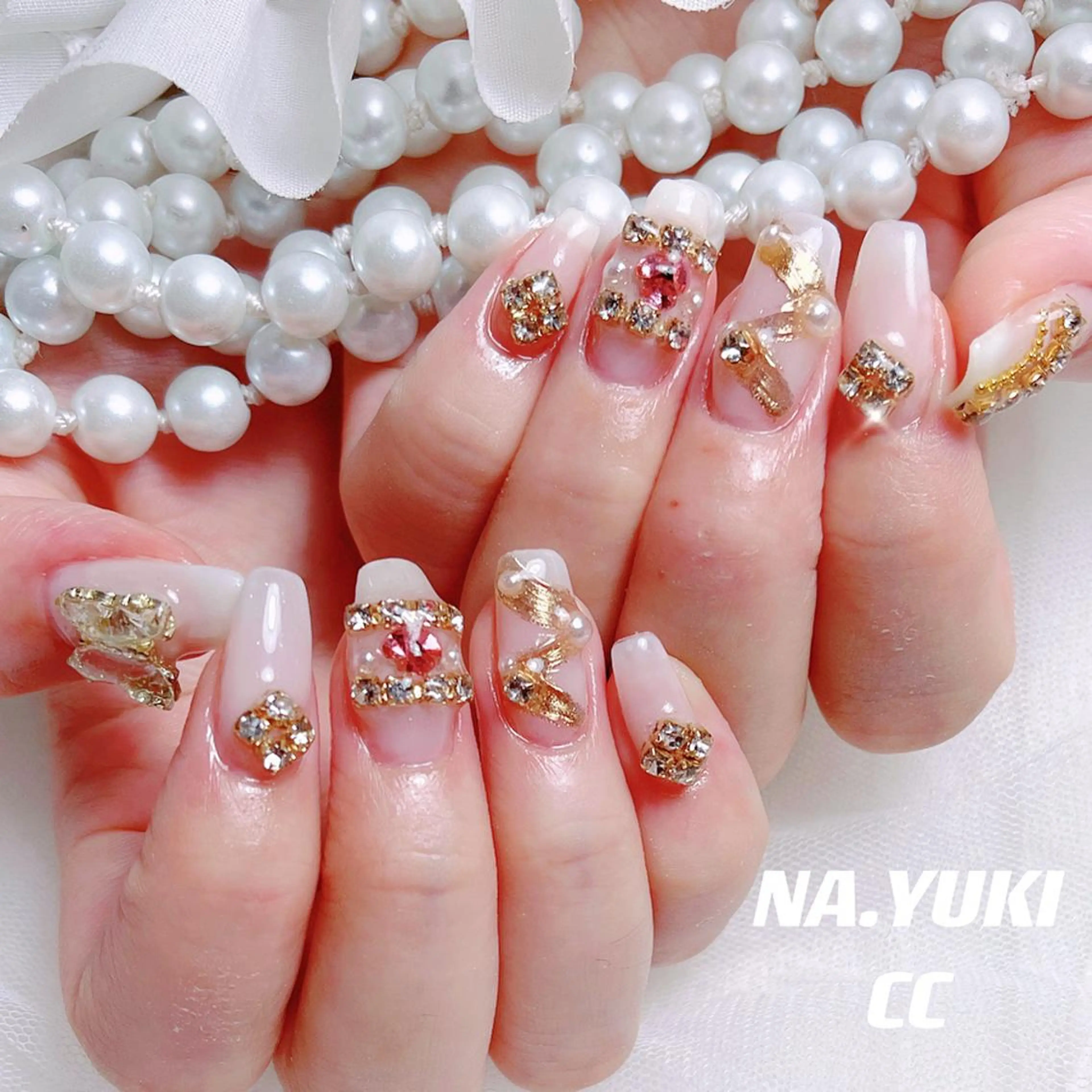 ネイル 🦋 Queenieのネイルデザイン