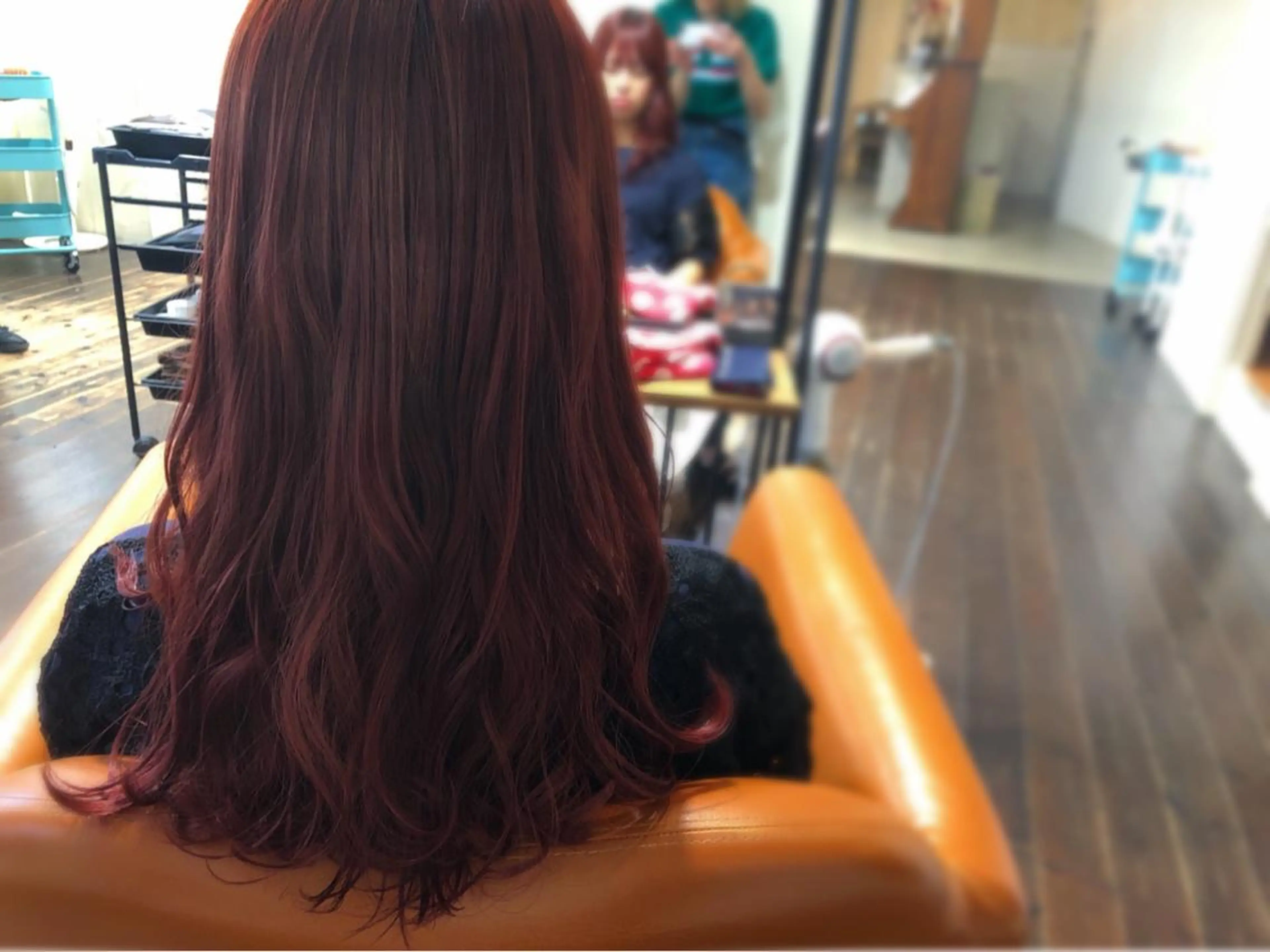 セミロング カラー パ ルのヘアスタイル