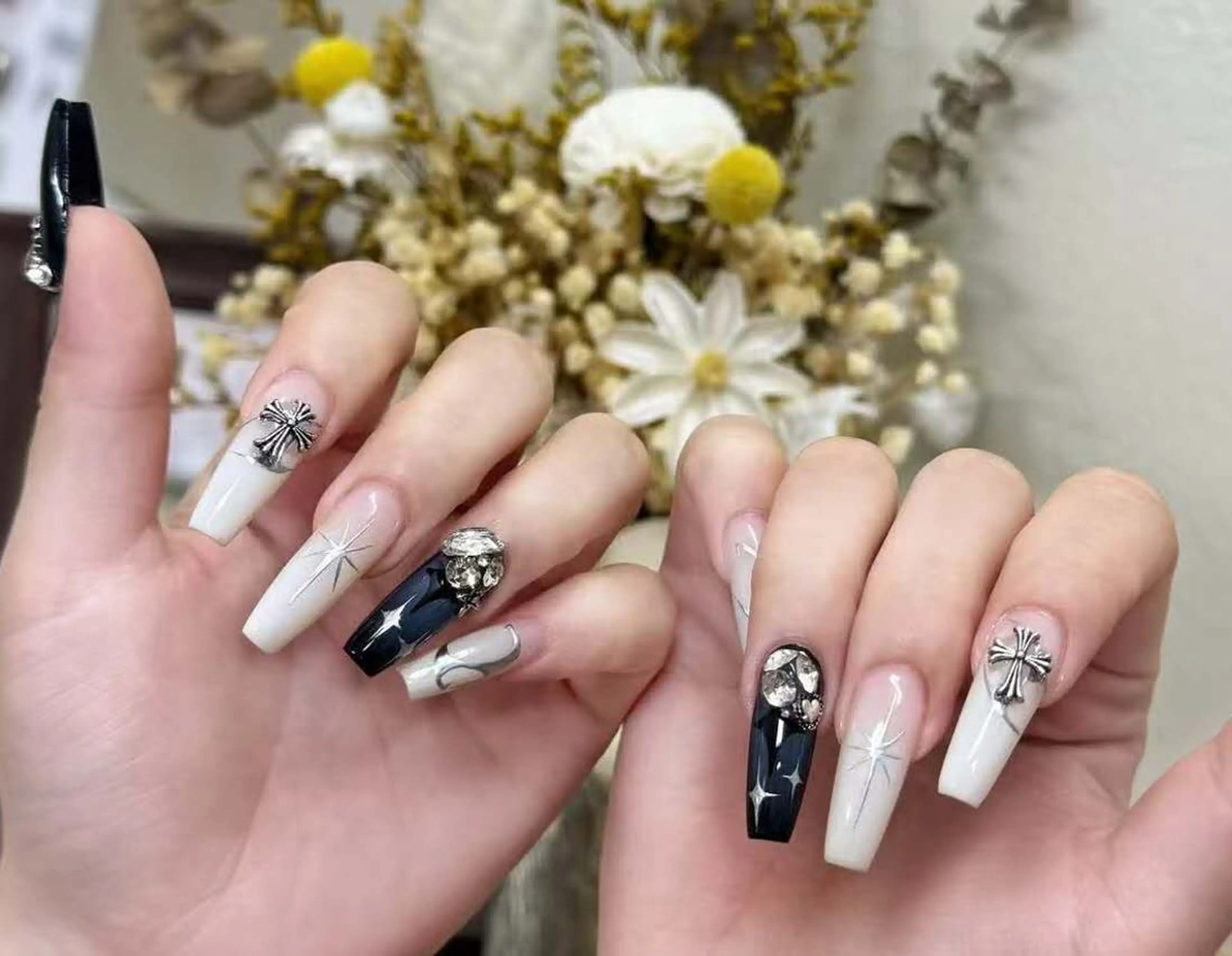 ネイル オーロラネイル フラワーネイル フットネイル フレンチネイル ジェルネイル ハンドネイル BabyYouMi ねねのネイルデザイン