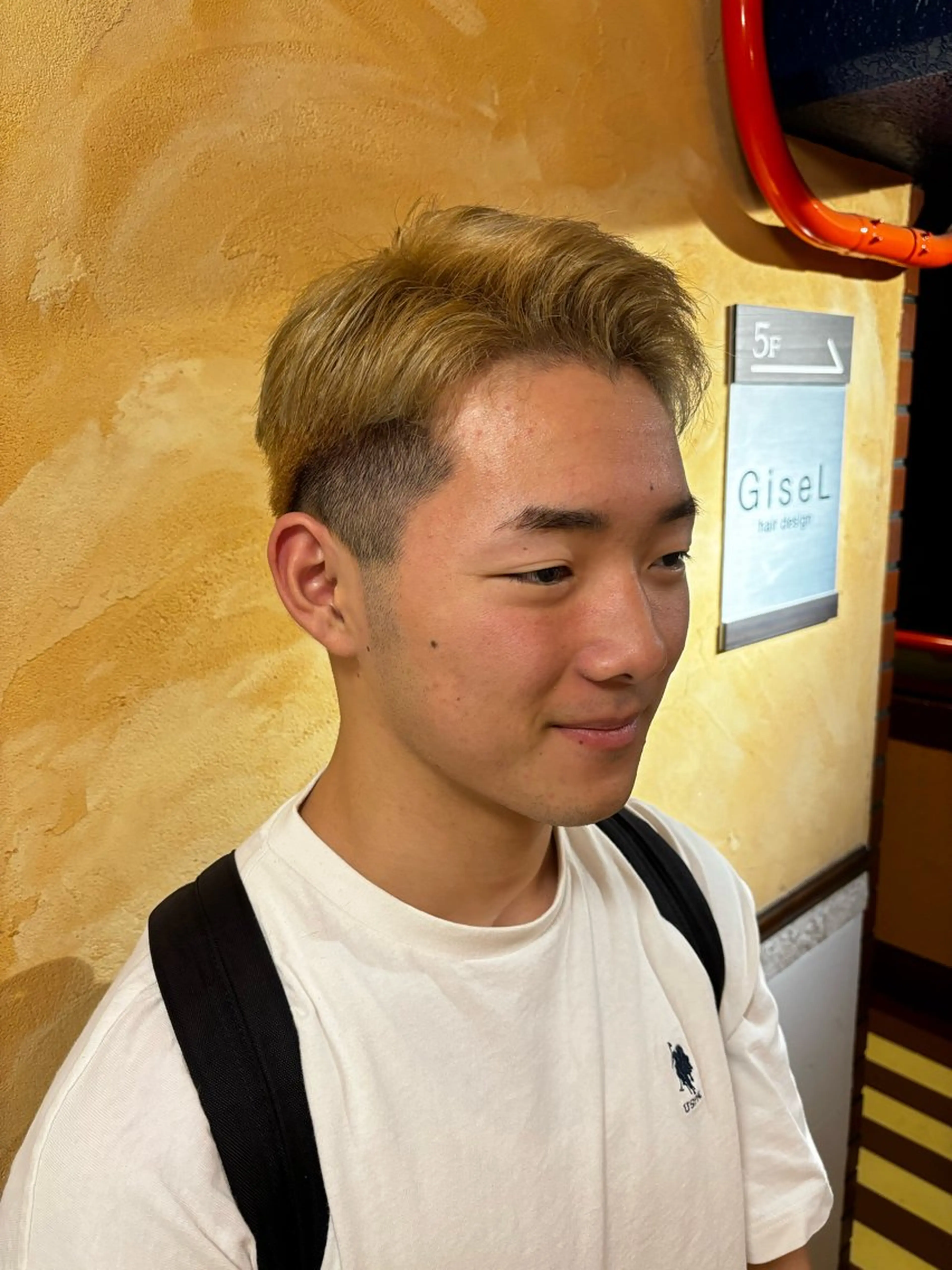 ショート シオン/艶髪/ 暗髪カラーのヘアスタイル