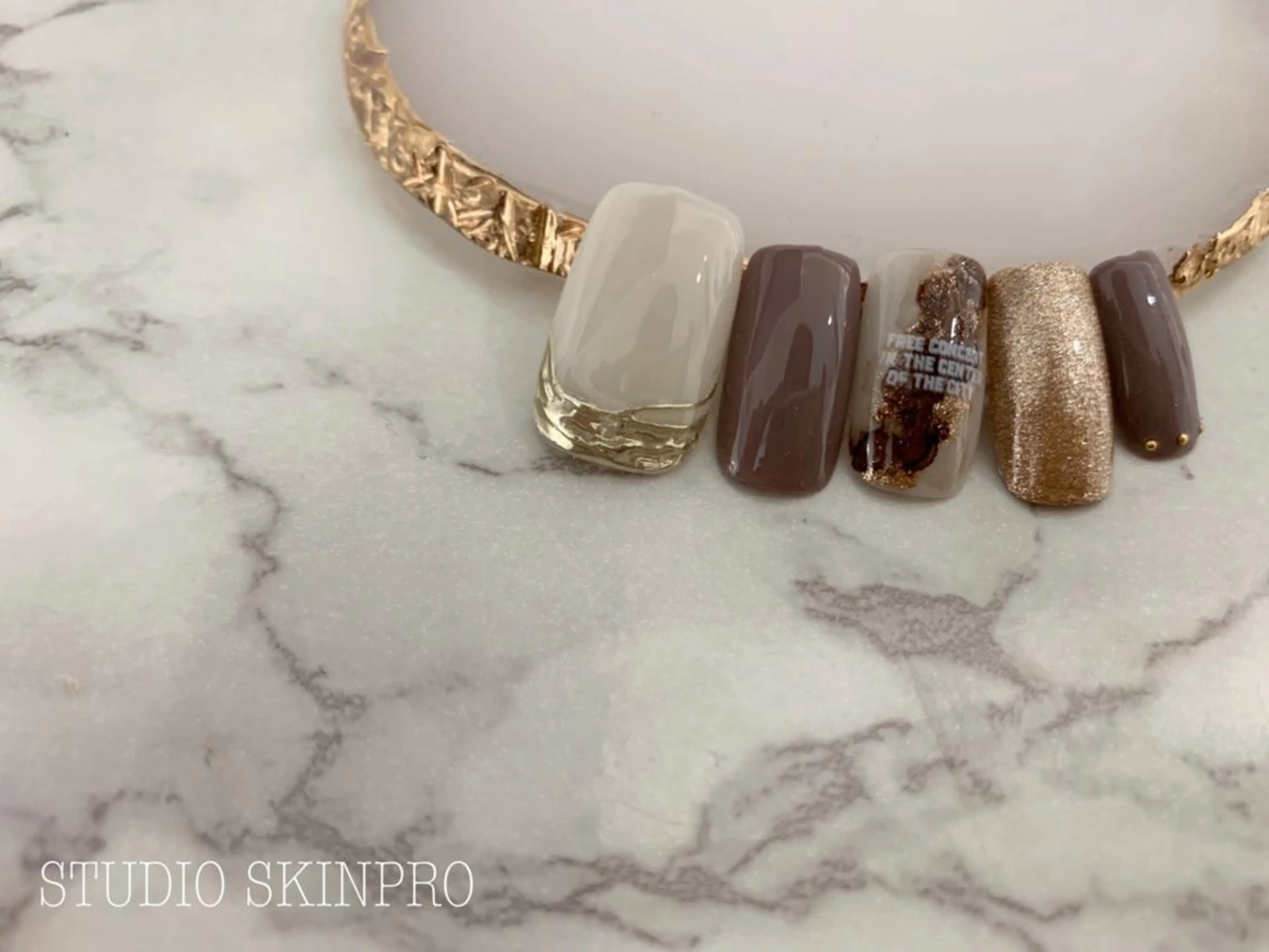 ネイル Nail 予約受付スキンプロのネイルデザイン