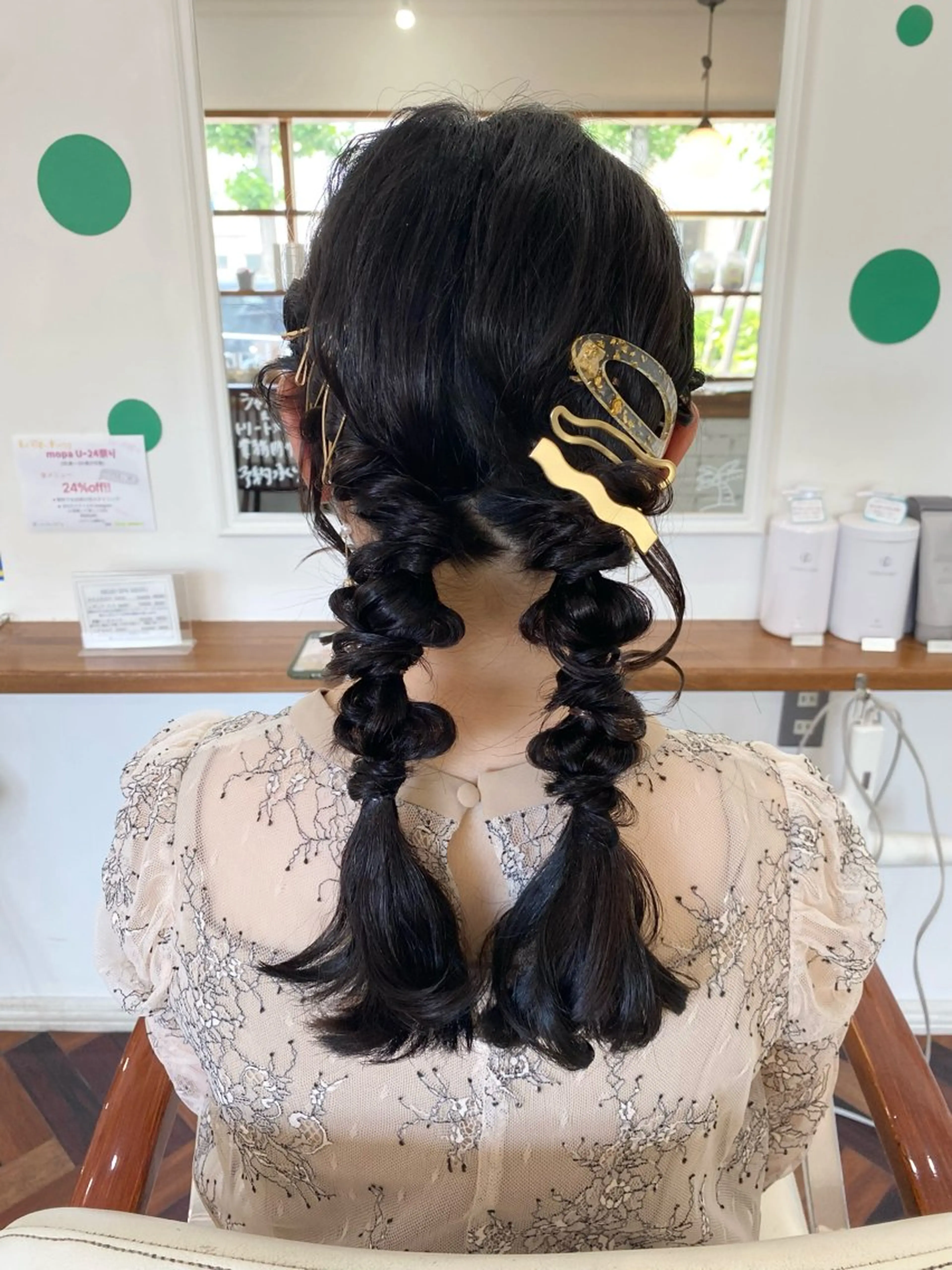 セミロング ヘアアレンジ ツインテール ヘアセット Kazaoka Saraのヘアスタイル