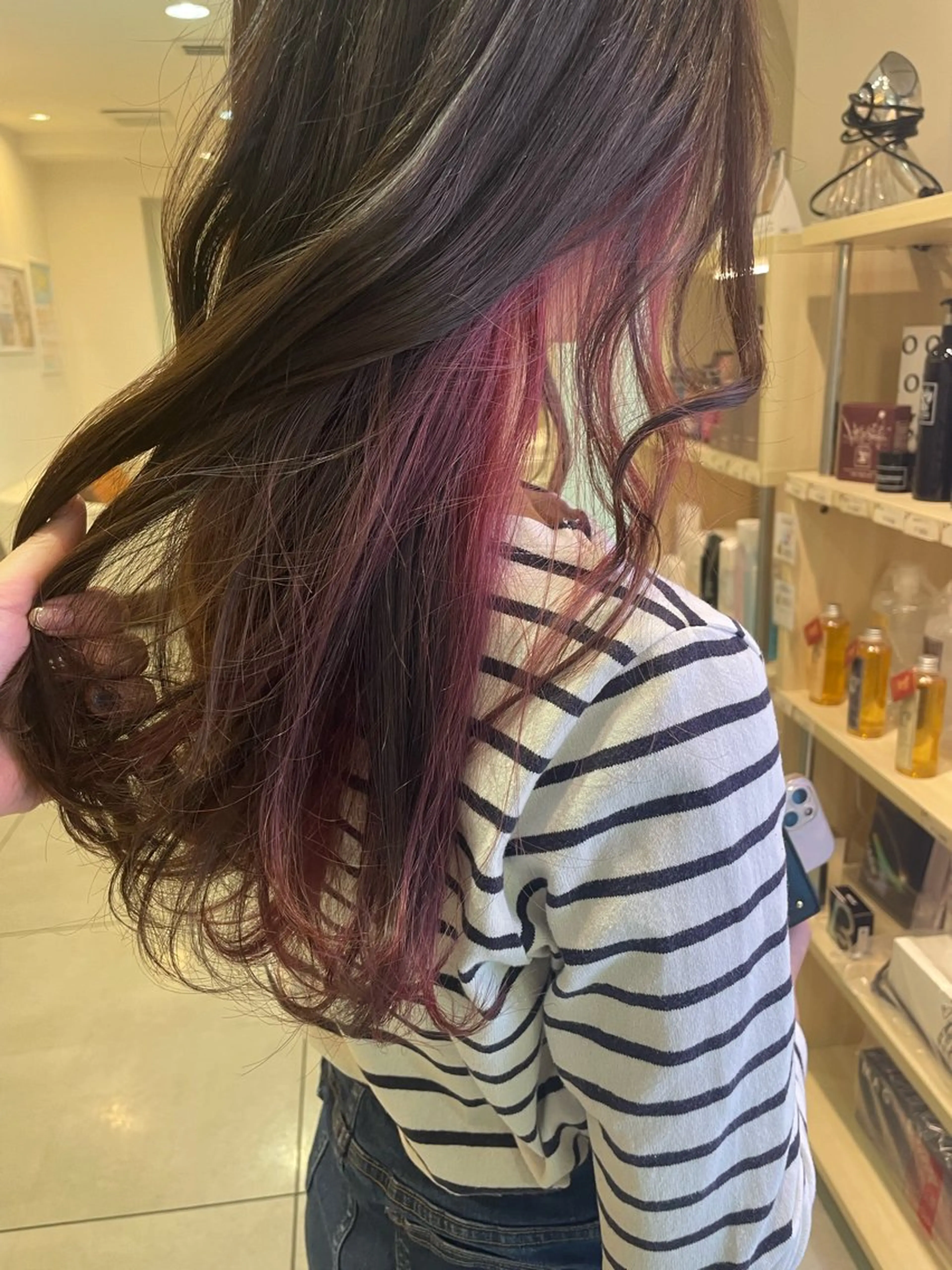 ロング カラー インナーカラー カット ヘアカラー 松佐 ゆかりのヘアスタイル