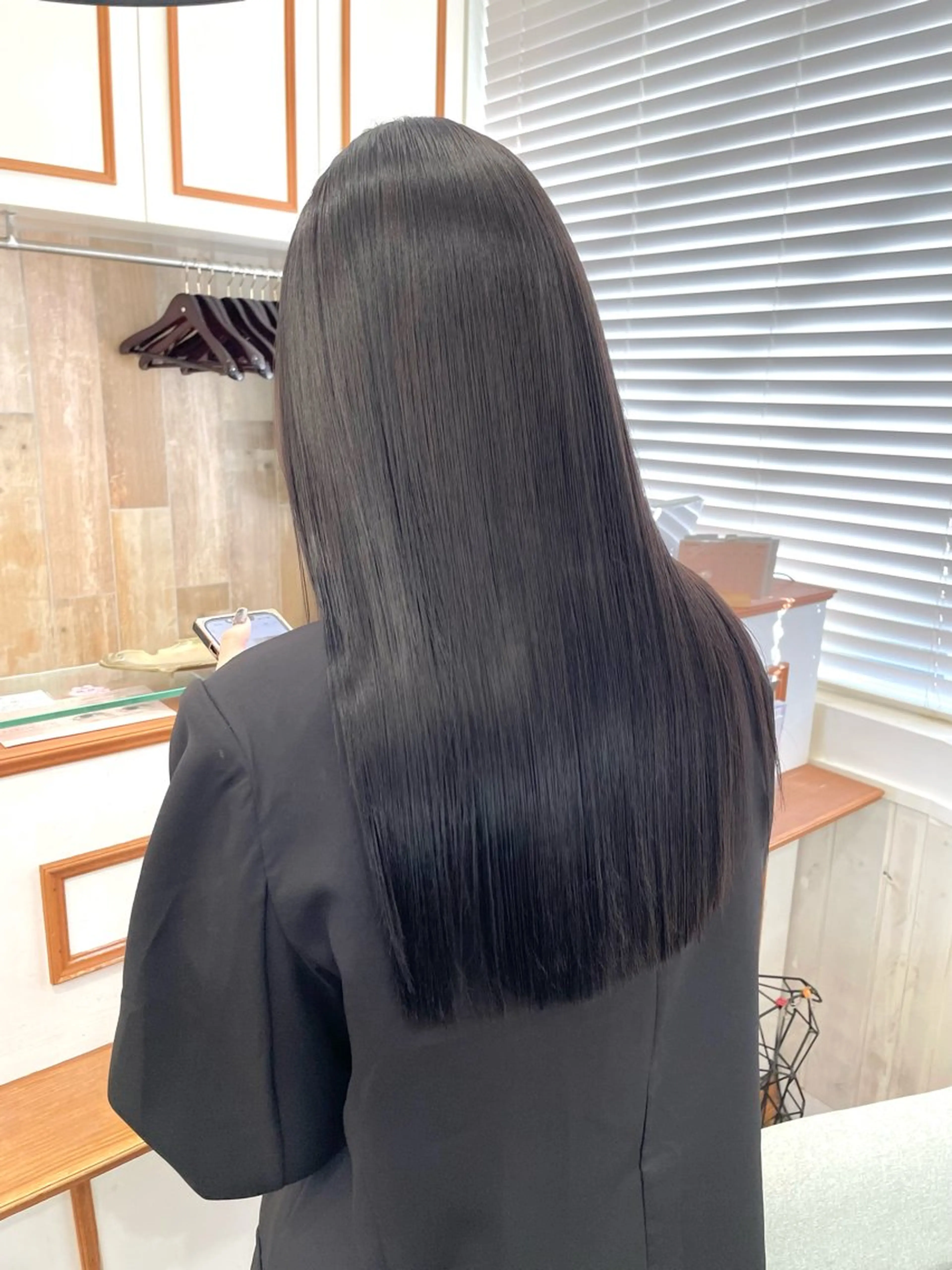 セミロング カラー パーマ カット トリートメント ぱつっとボブ/ 小野あかねのヘアスタイル