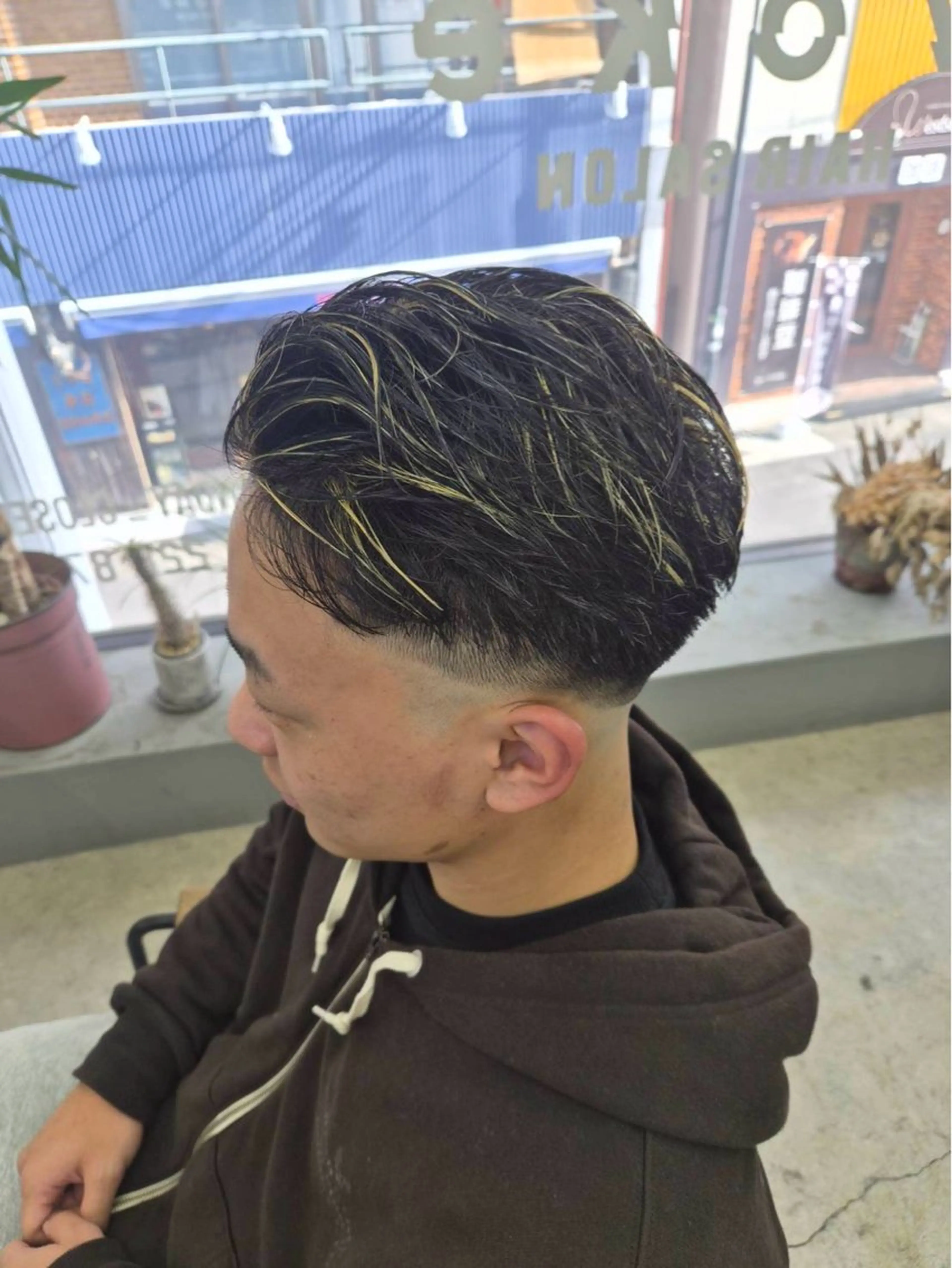 ショート カラー メンズ カット ヘアカラー メンズ専門サロン wokeのヘアスタイル