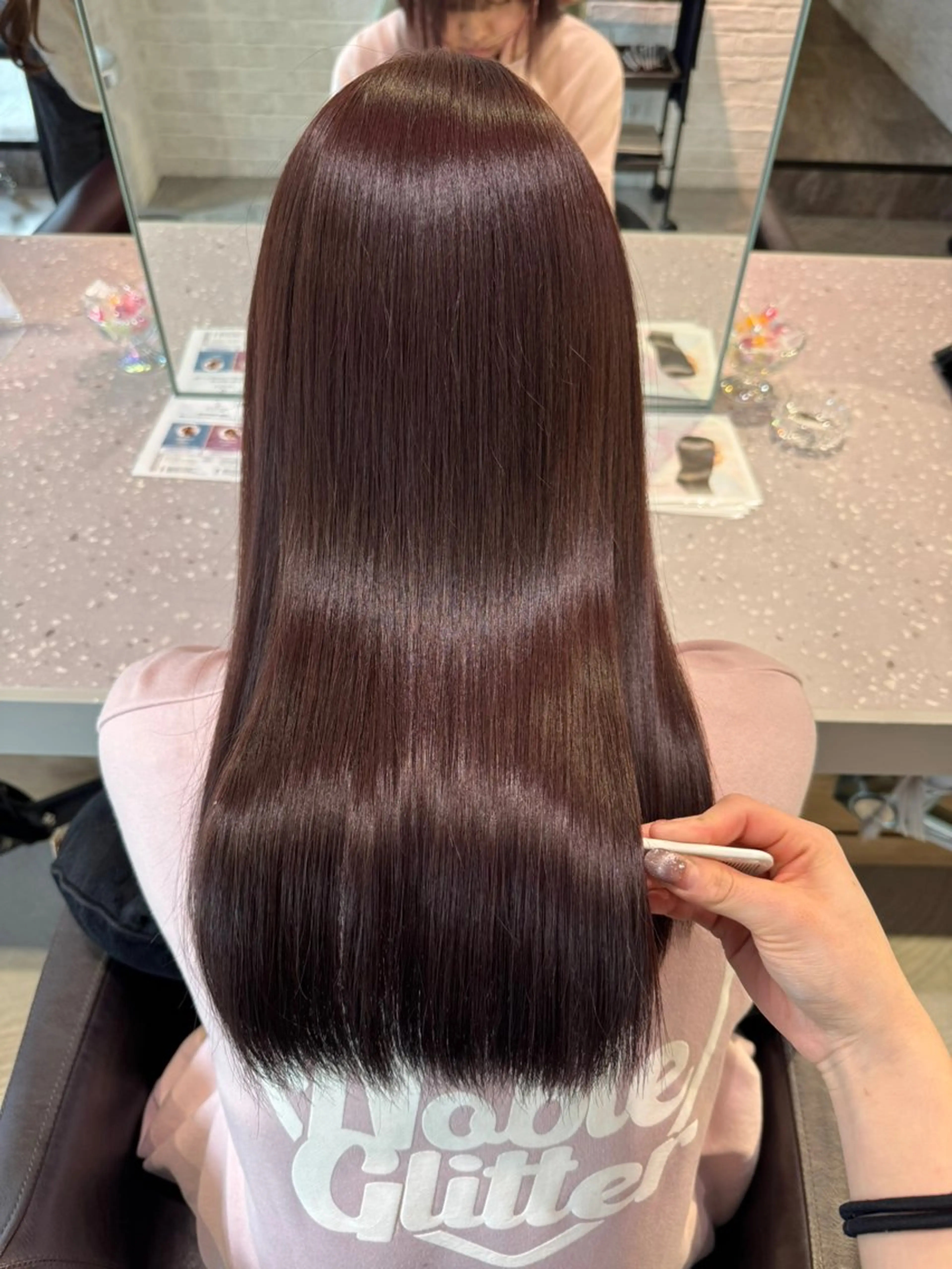 高濃度水素カラー✨️✨️✨️髪内部に水分を増やしながらのダメージ軽減カラーです！の写真