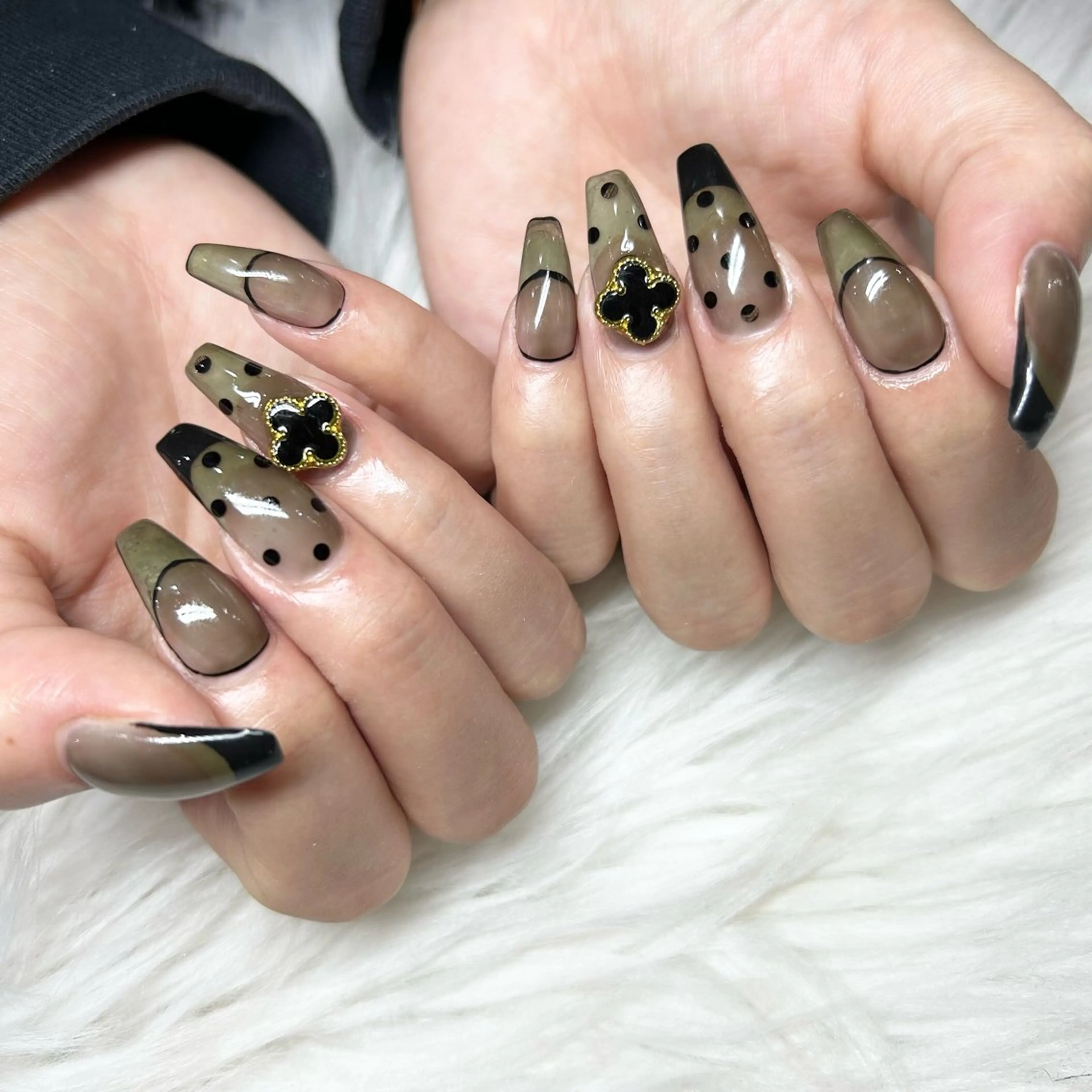 セミロング ハンドネイル -Rien- プライベートサロンのネイルデザイン