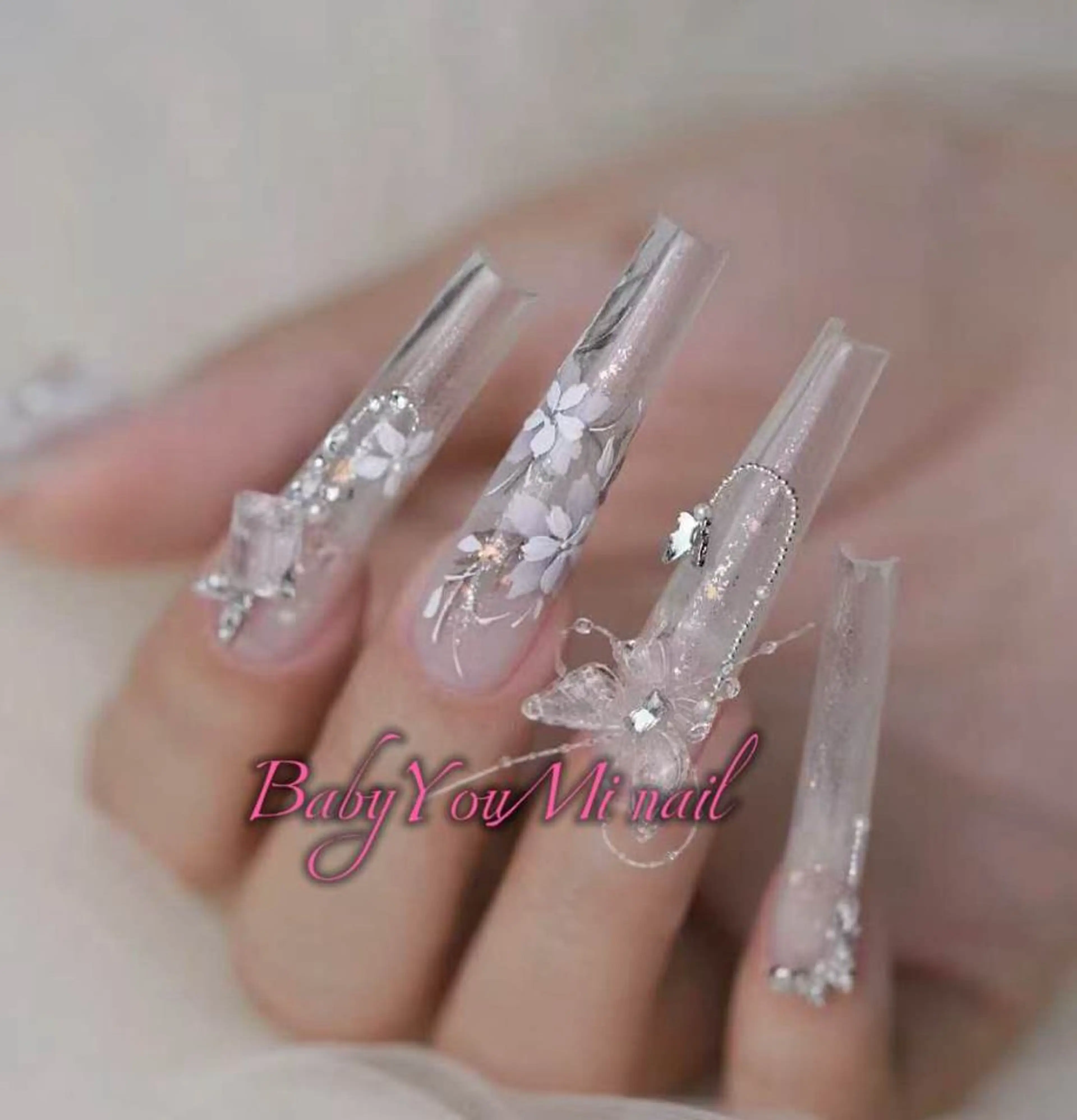 ネイル オーロラネイル フラワーネイル フットネイル フレンチネイル ジェルネイル ハンドネイル BabyYouMi nailのネイルデザイン