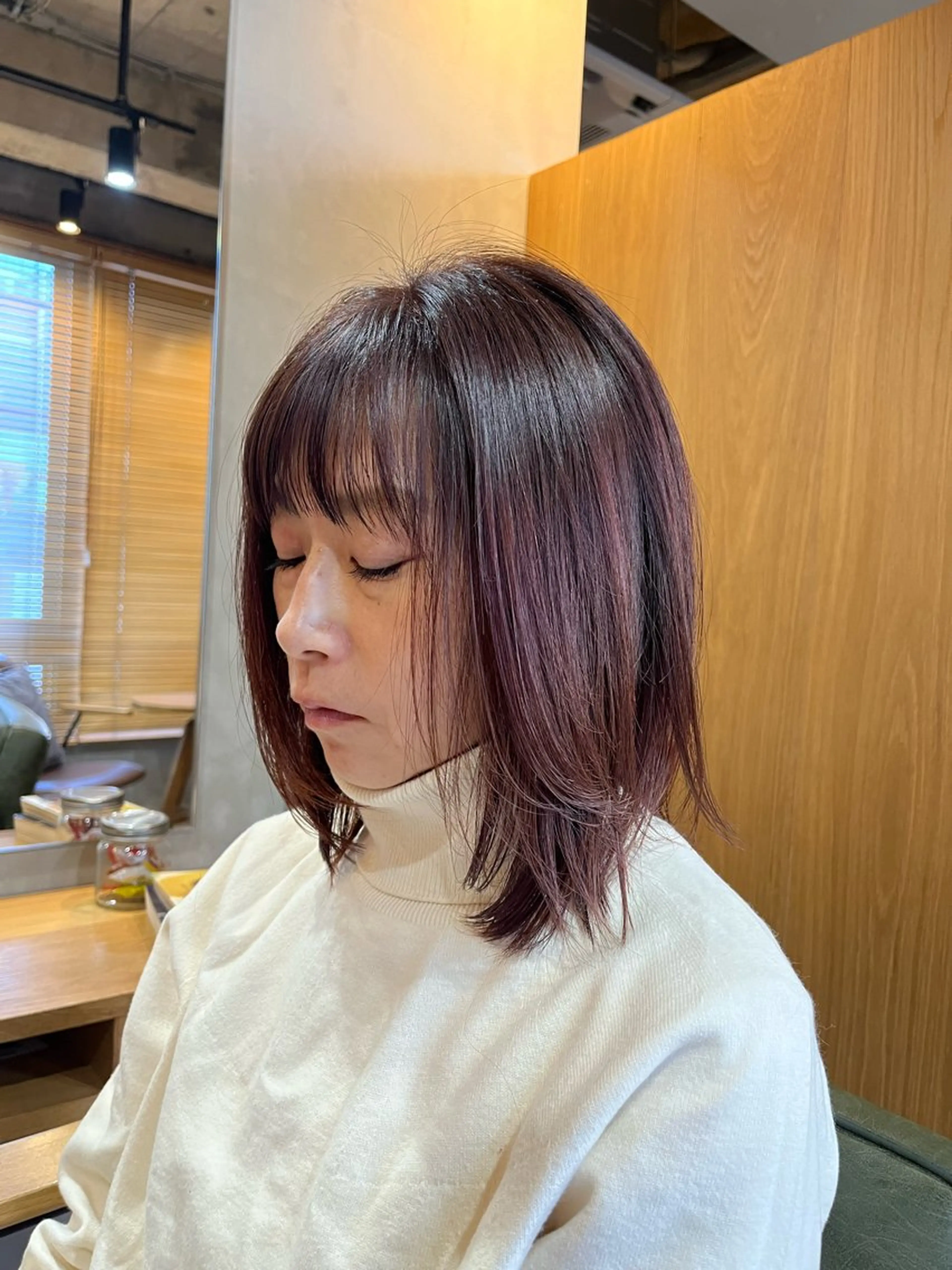 ミディアム デザインカット ハイライト レイヤーカット カット ヘアカラー トリートメント sourceliebe所属・レイヤー／前髪／顔 周りakaneのヘアスタイル