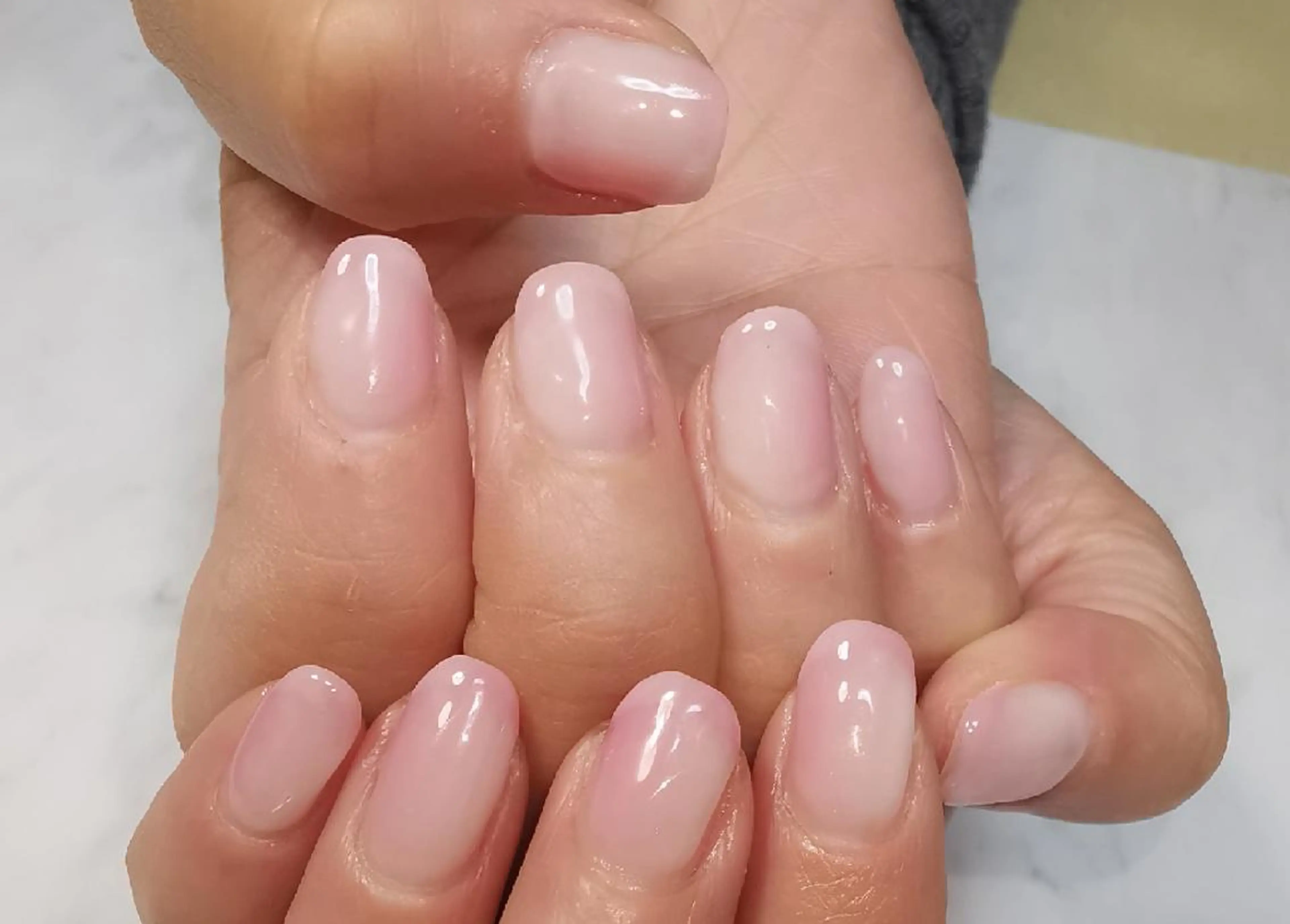 ネイル フレンチネイル オンブレフレンチ ハンドネイル reve あやののネイルデザイン