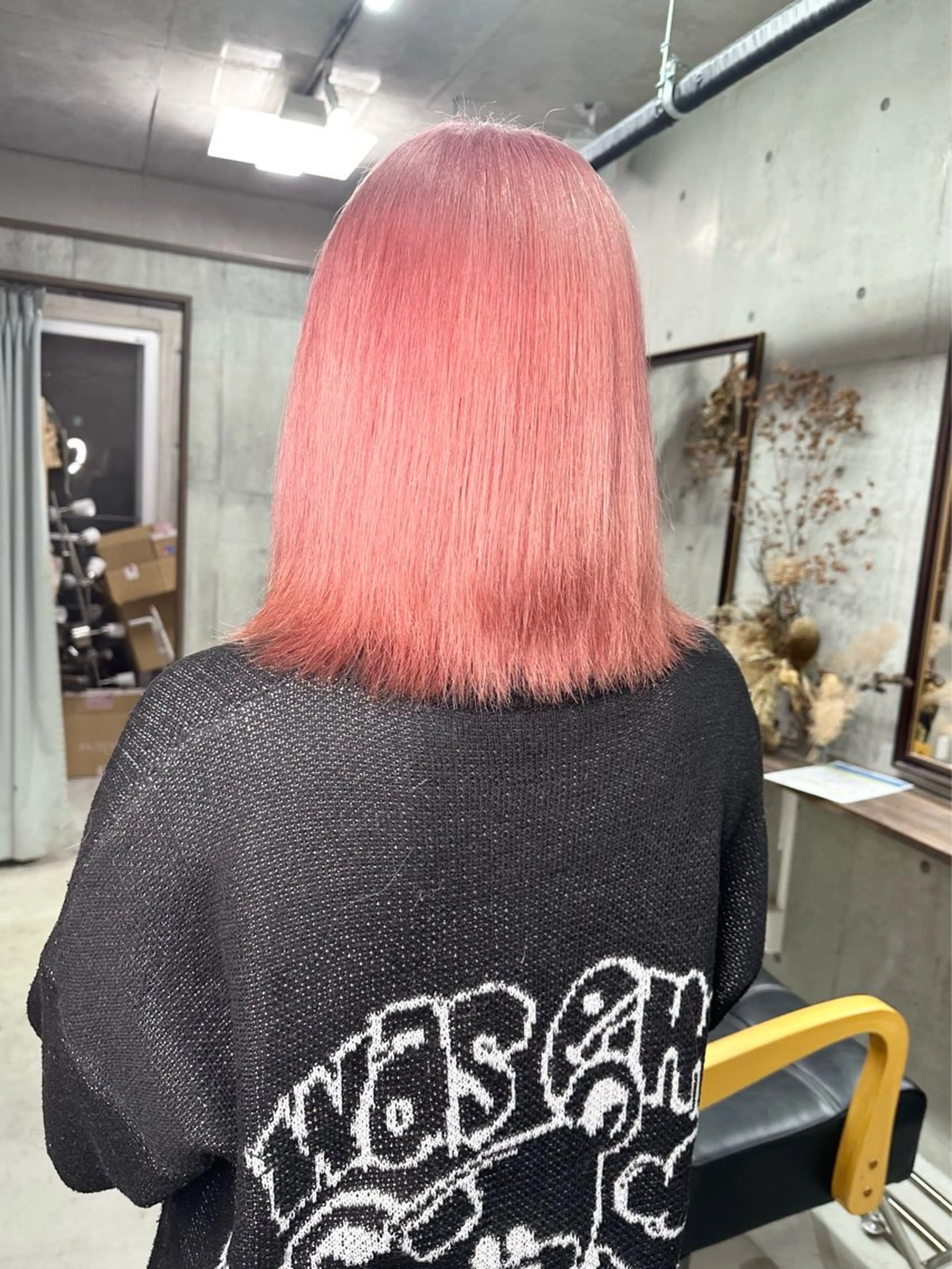 ミディアム カラー ブリーチ ハイトーンカラー ピンクカラー ボブ カット ヘアカラー トリートメント 名古屋のピンク好き かずくん🦩のヘアスタイル