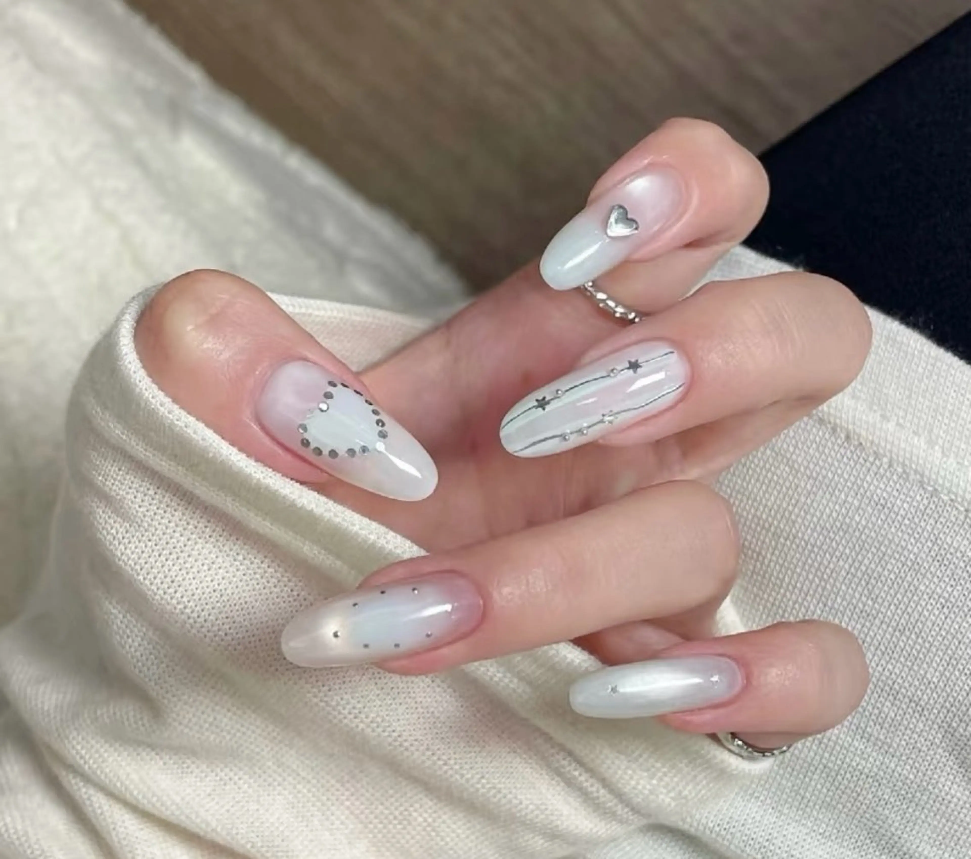 ネイル 高木 維麗絲のネイルデザイン