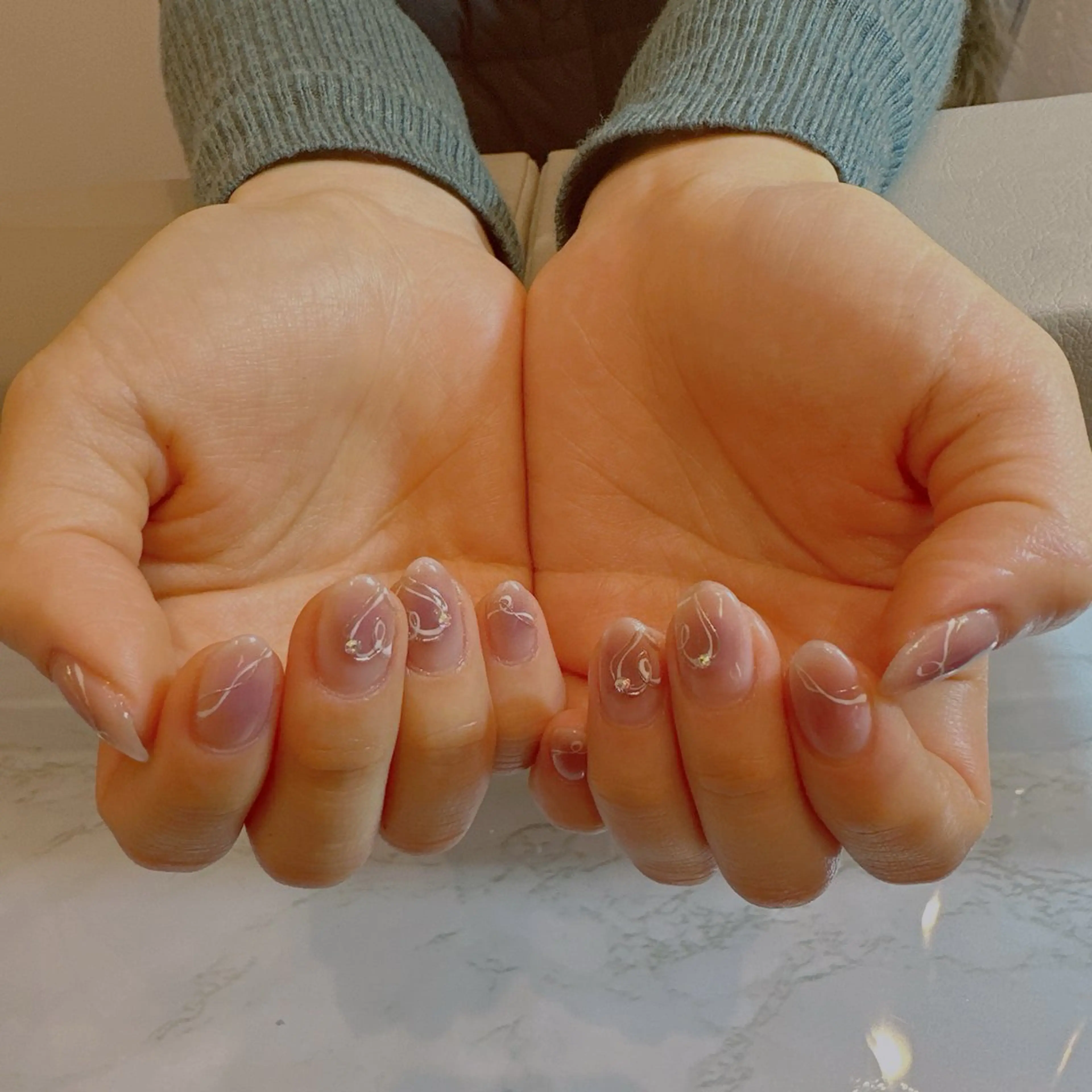 ネイル アートネイル チークネイル オフィスネイル ストーンネイル バレンタイン ハンドネイル Nail&Pedispa Apricum所属・ネイリスト コトネのネイルデザイン