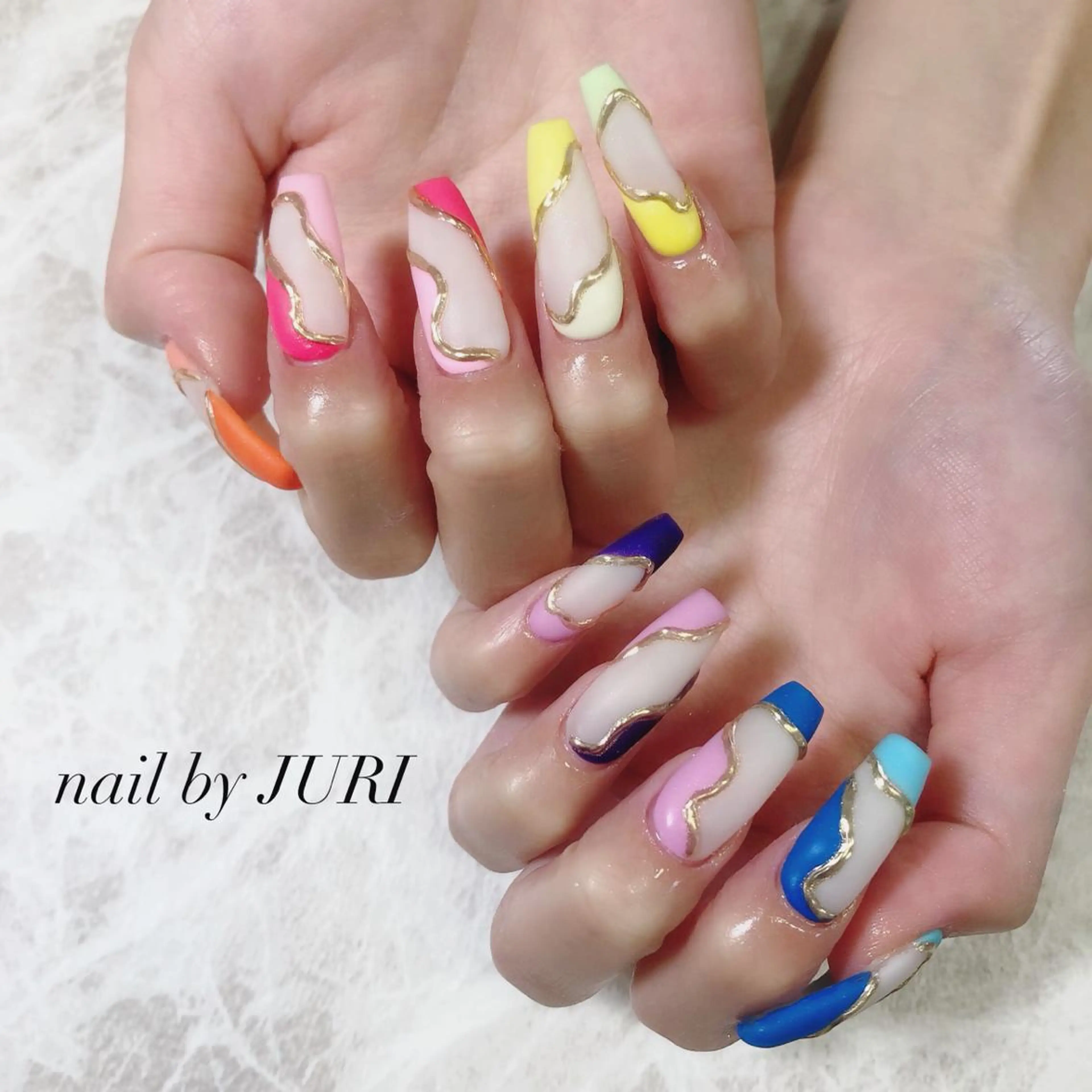 ネイル フットネイル フレンチネイル ジェルネイル ラメ(グリッター) ラメグラデーション NEO Beauty Salon所属・𝐍𝐄𝐎 𝐉𝐔𝐑𝐈のネイルデザイン