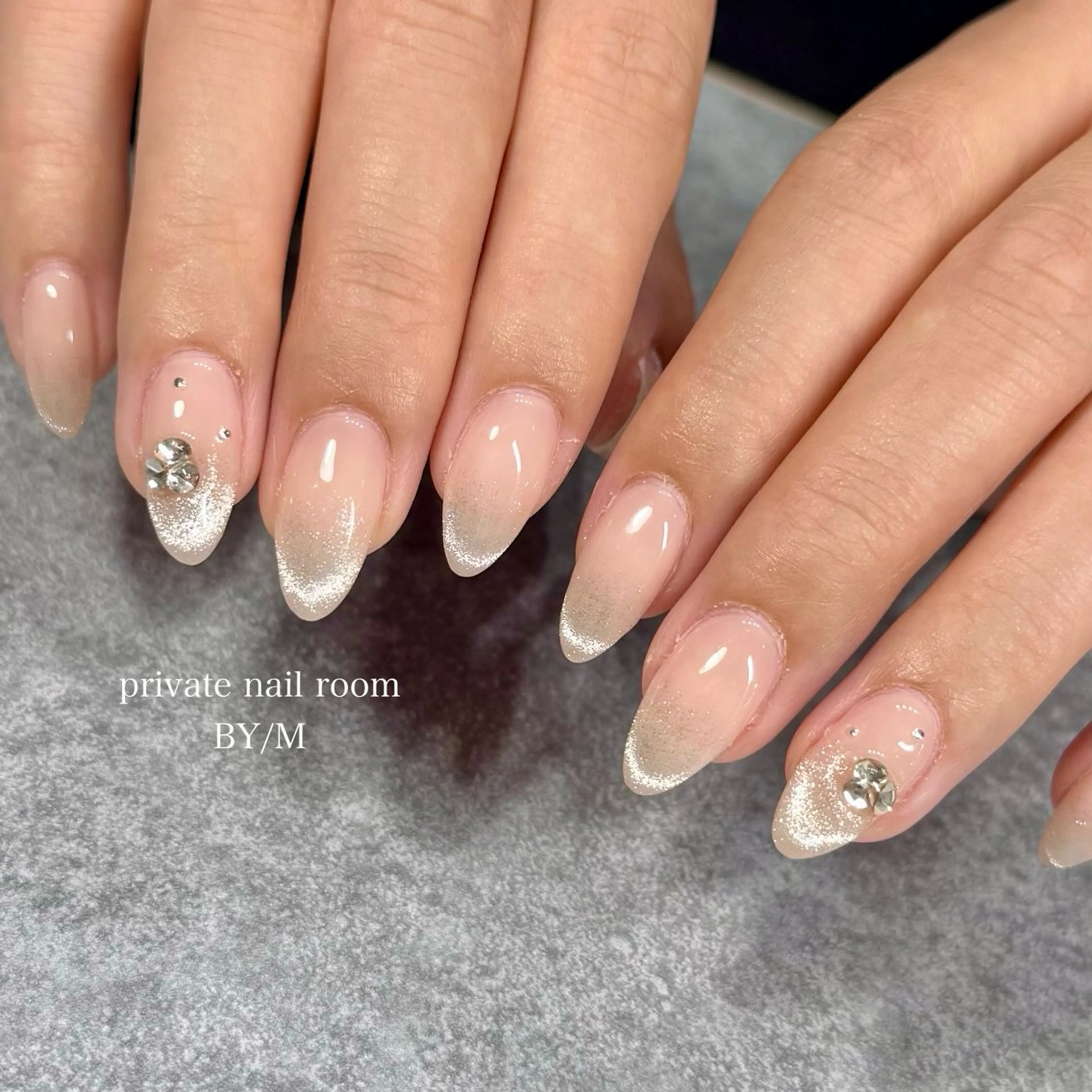 ネイル フレンチネイル マグネットネイル マグネットフレンチ 持ち込み シンプルネイル ハンドネイル BY / Mのネイルデザイン