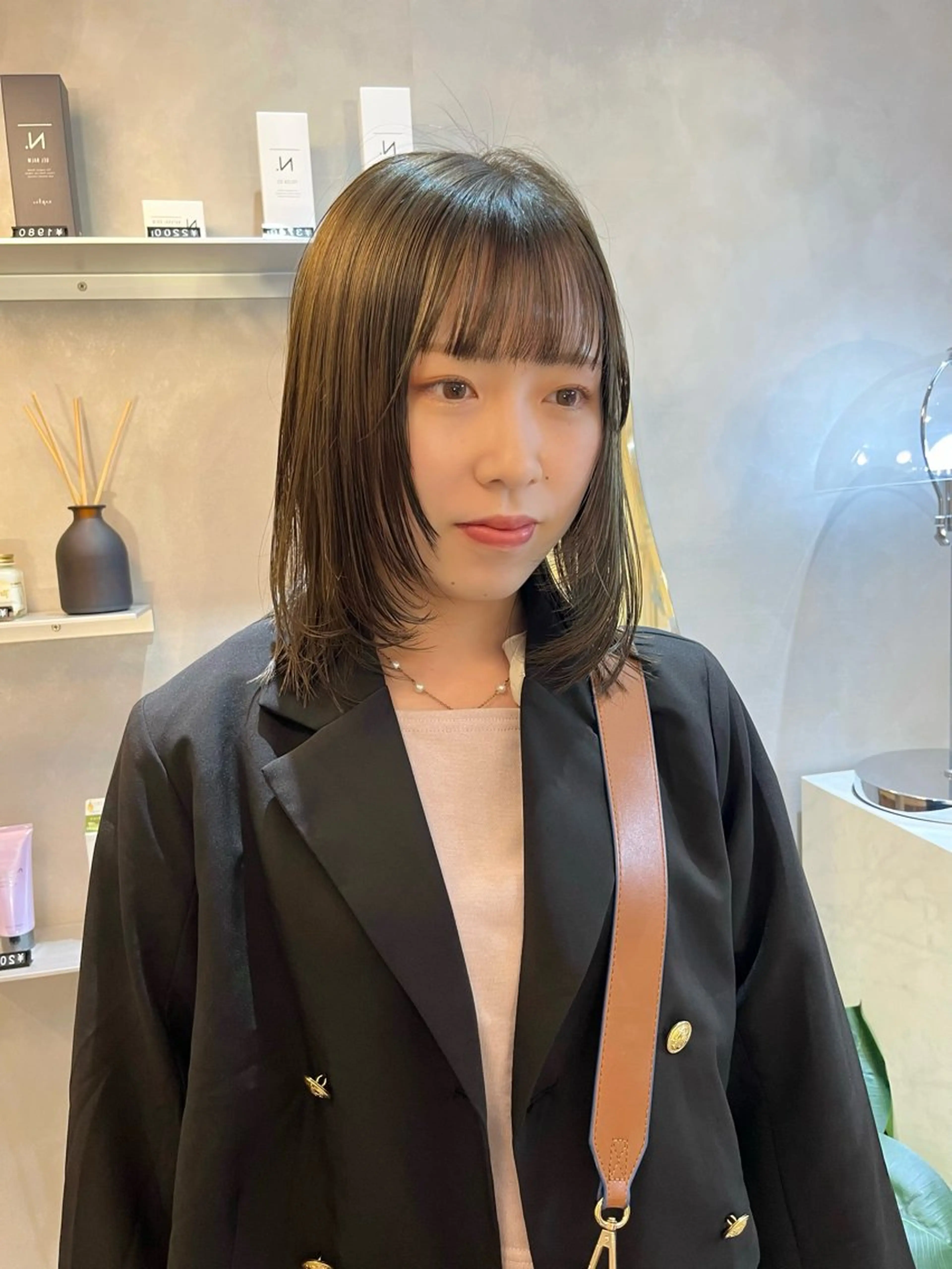 ミディアム カラー 透明感カラー グレージュ オリーブグレージュ オリーブグレー 顔周りカット カット ヘアカラー トリートメント このか🕊️ベージュ /グレージュ/カットのヘアスタイル