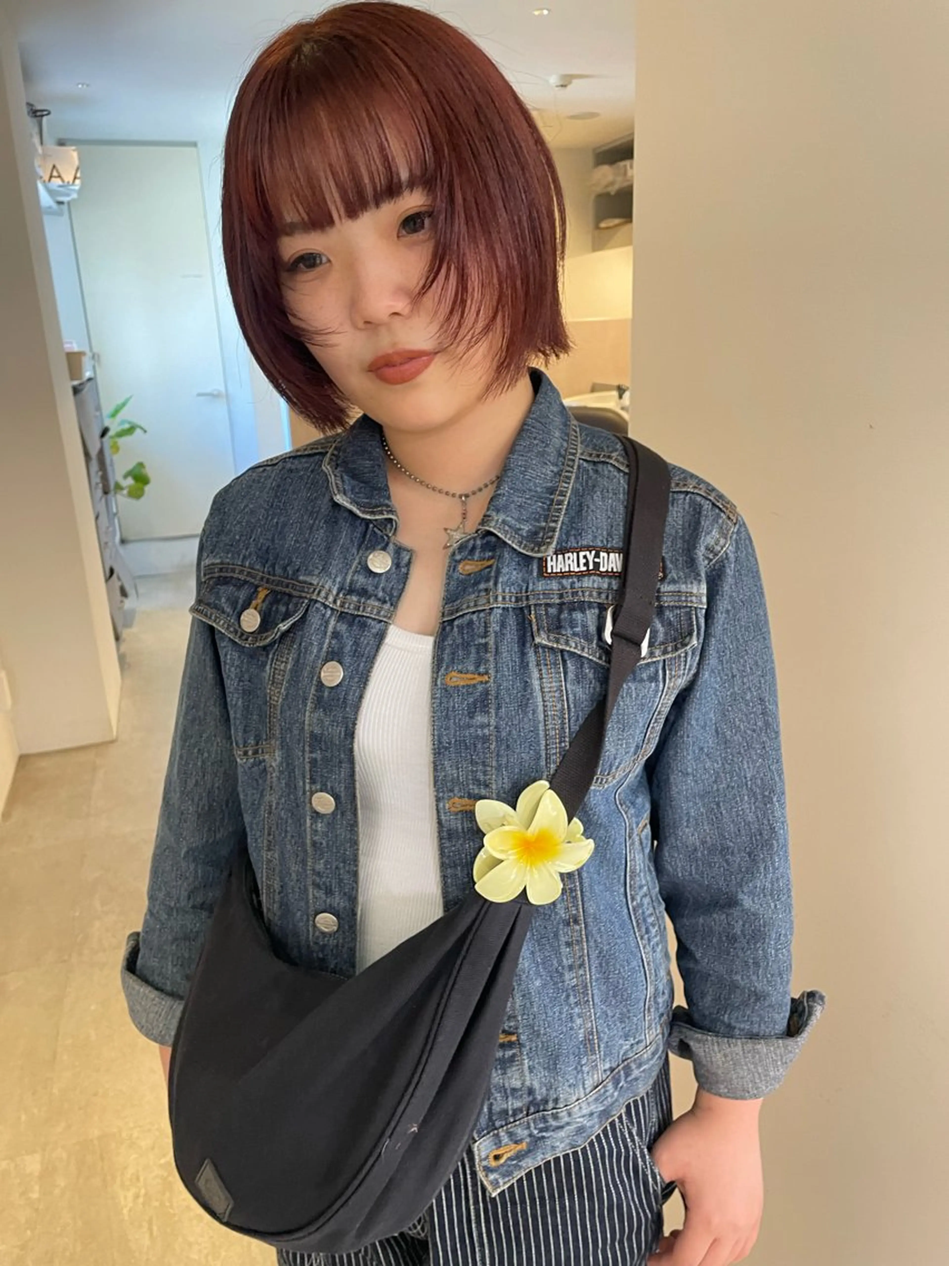 ショート カラー ボブレイヤー ブラウンカラー オレンジ オレンジブラウン ボブ カット ヘアカラー トリートメント MIU/ルーツカラー 顔まわりレイヤーのヘアスタイル