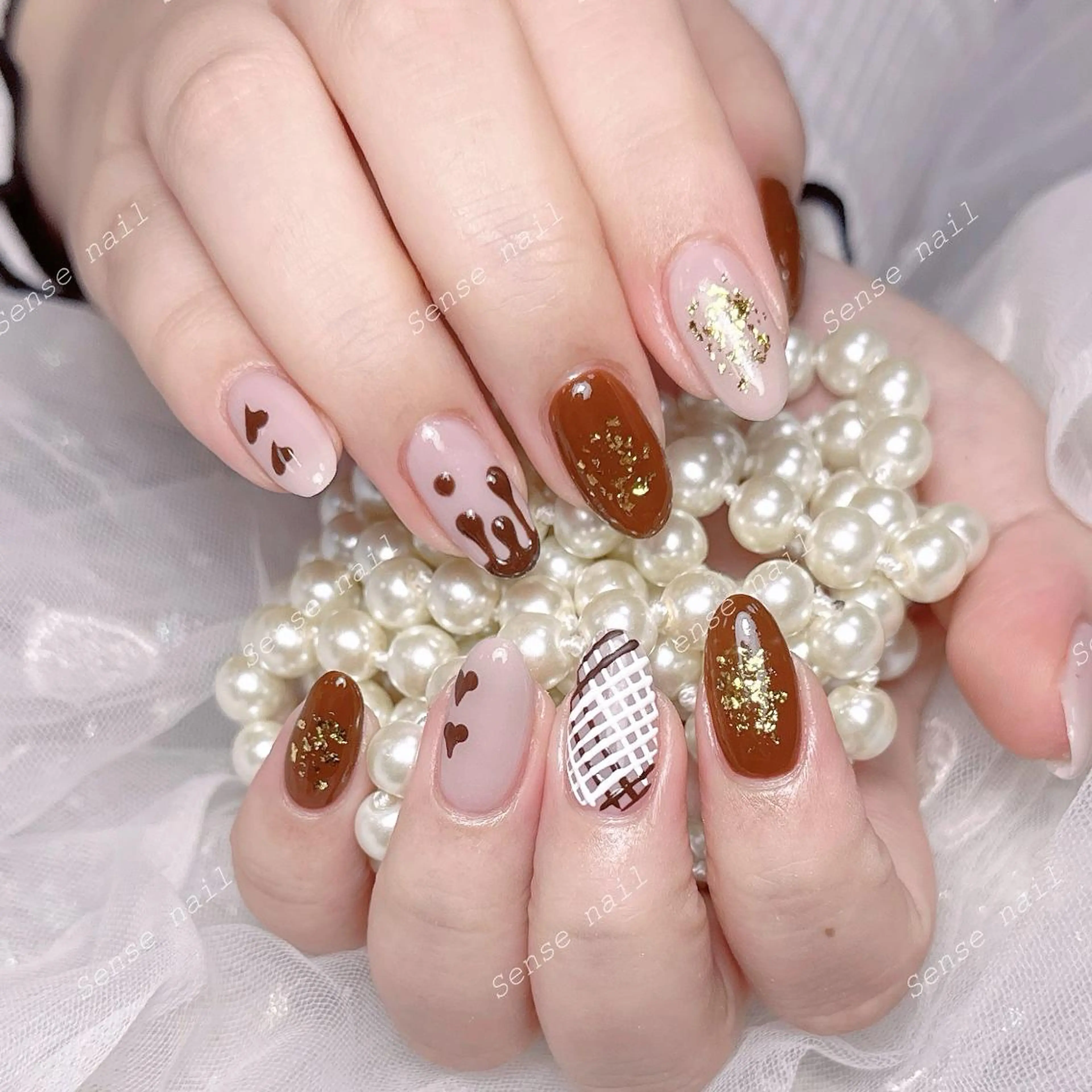 ネイル Queening 🦋のネイルデザイン