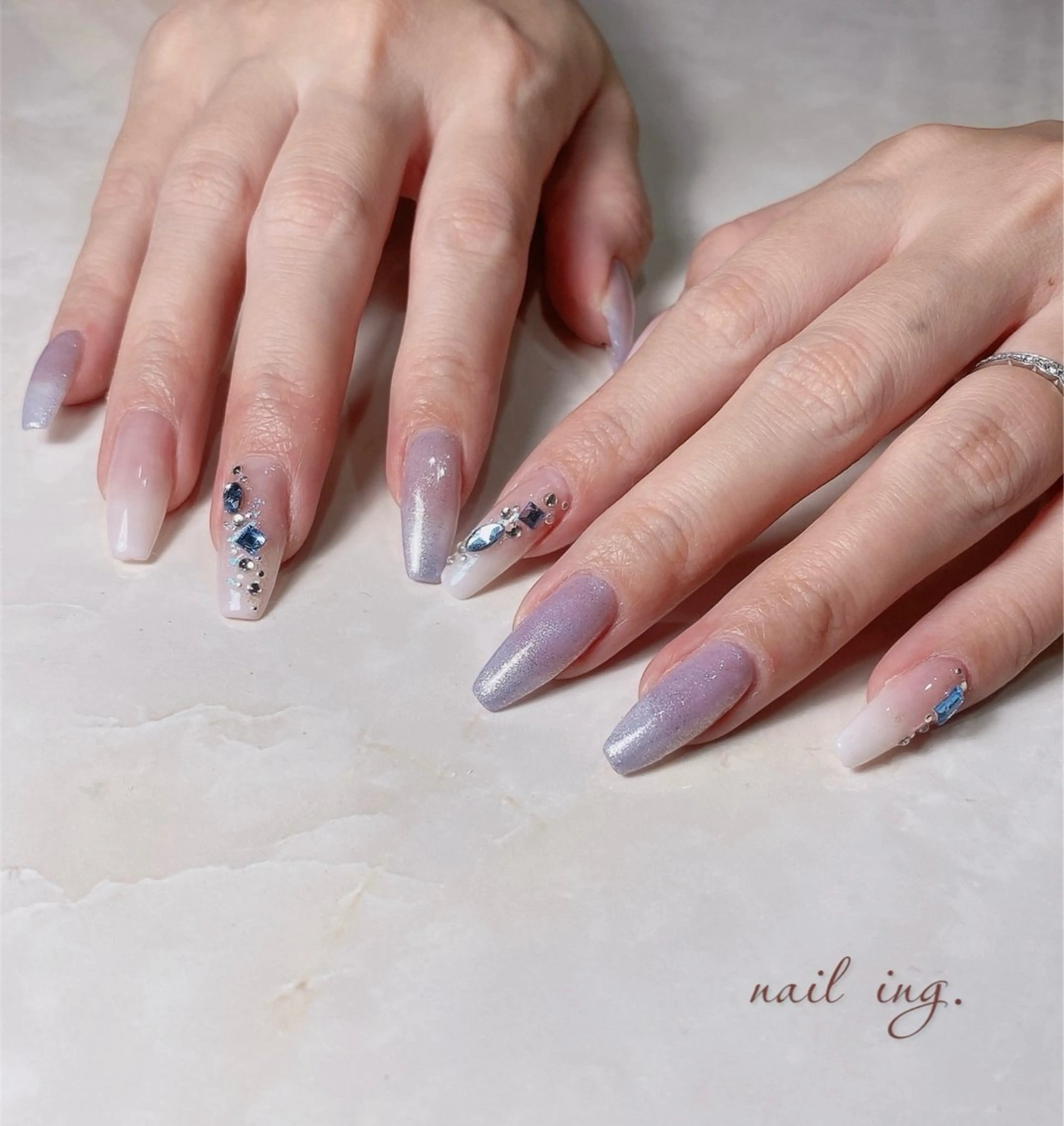 ネイル シンプルネイル ｉｎｇ .のネイルデザイン