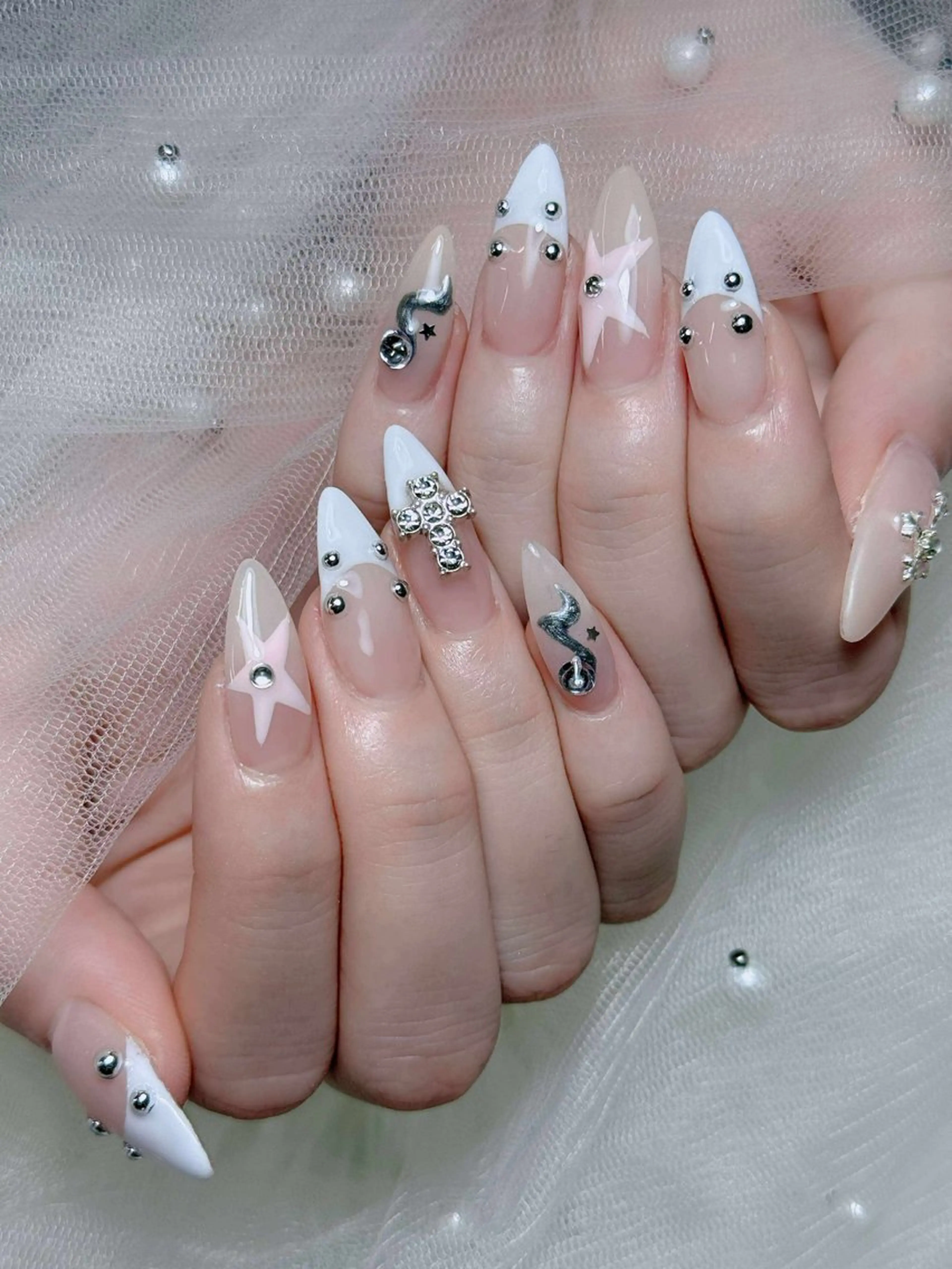 ネイル オーロラネイル チークネイル フットネイル フレンチネイル ハロウィン ハンドネイル Lumi Nail 新大久保3‘のネイルデザイン