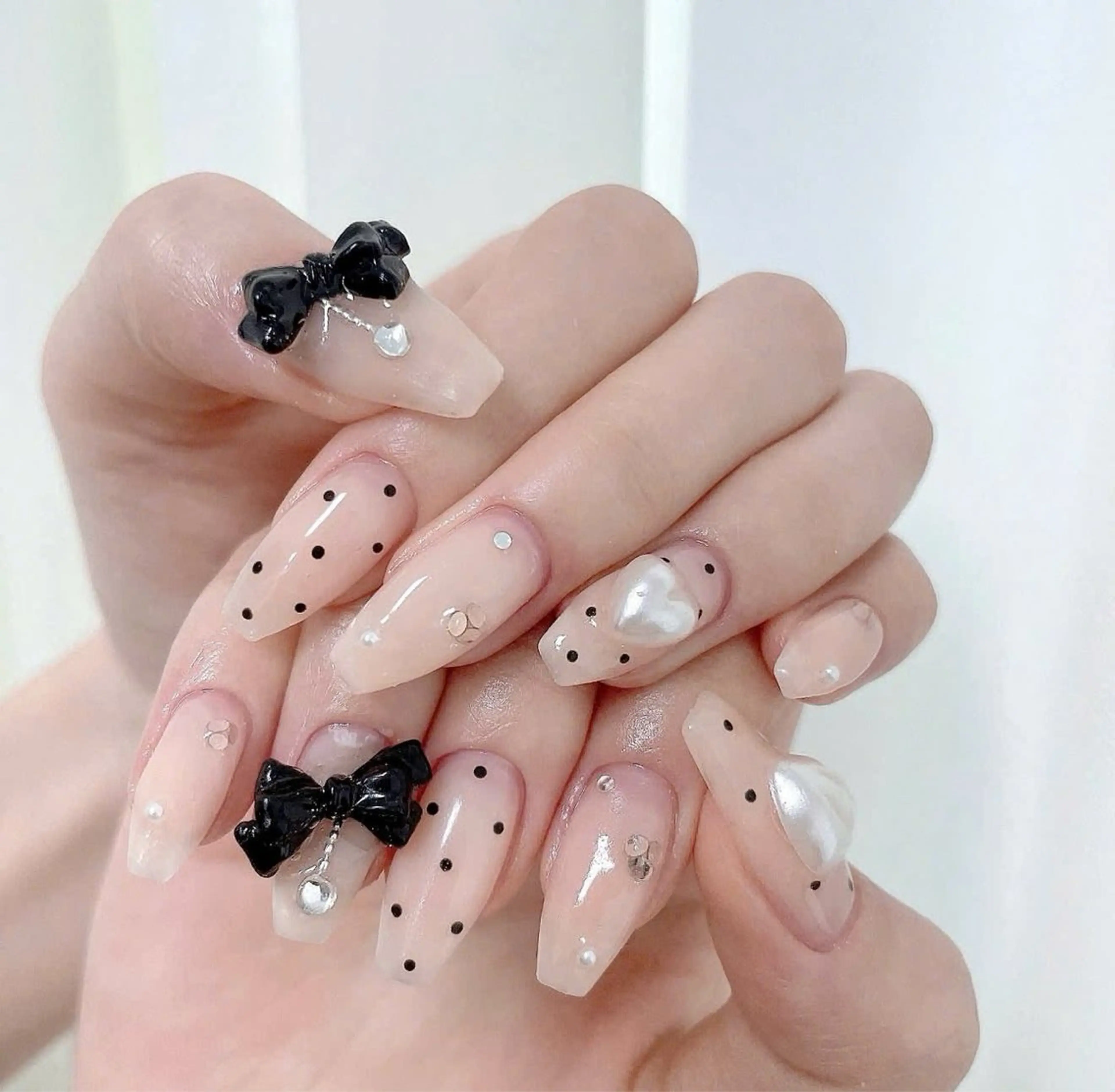 ネイル フラッシュネイル フレンチネイル グラデーション キラキラネイル 韓国ネイル Lina nail所属・Lunaa 池袋のネイルデザイン