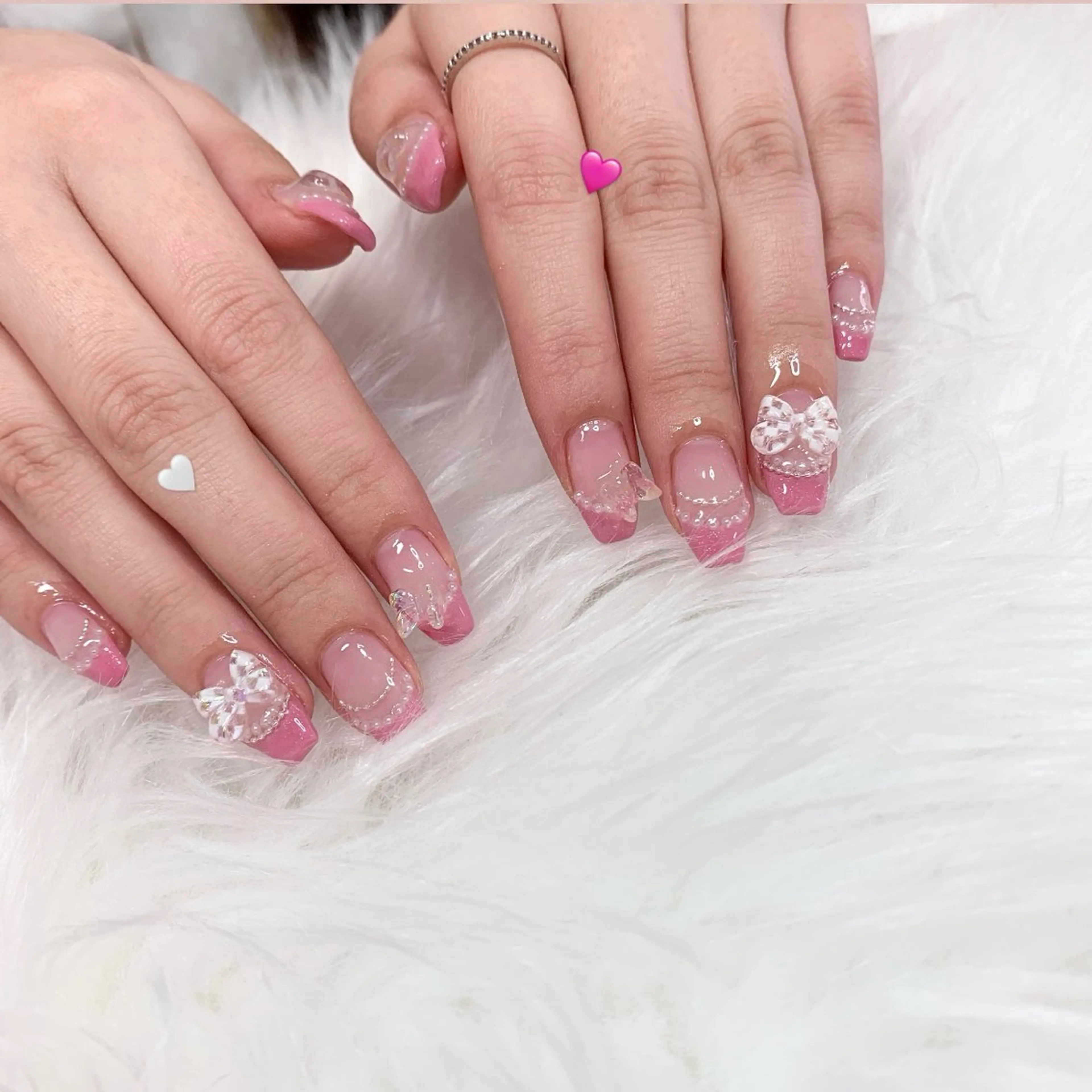 ネイル ハンドネイル La neige* yuki 🥯🍑のネイルデザイン