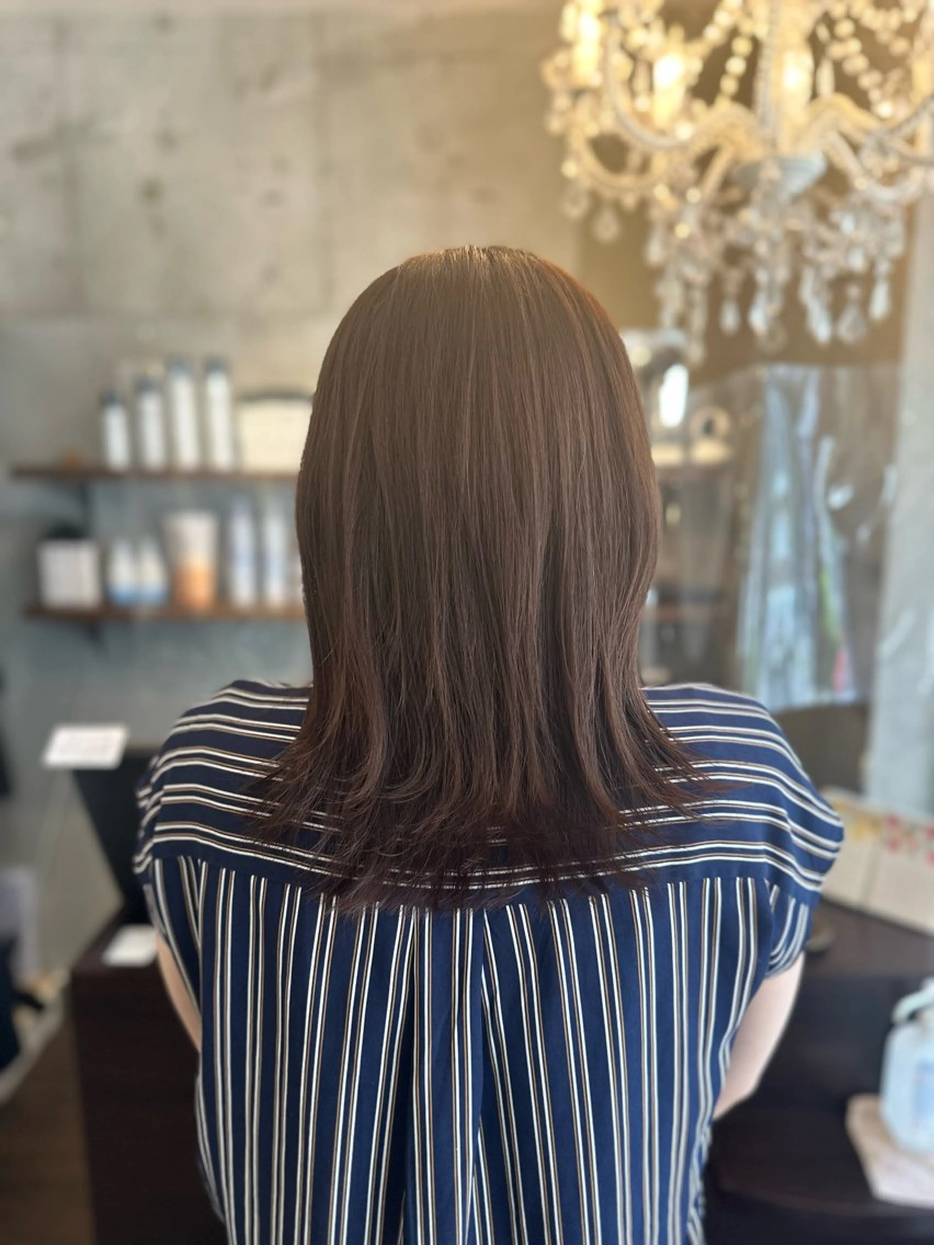 セミロング カット 阿部 麻衣子のヘアスタイル