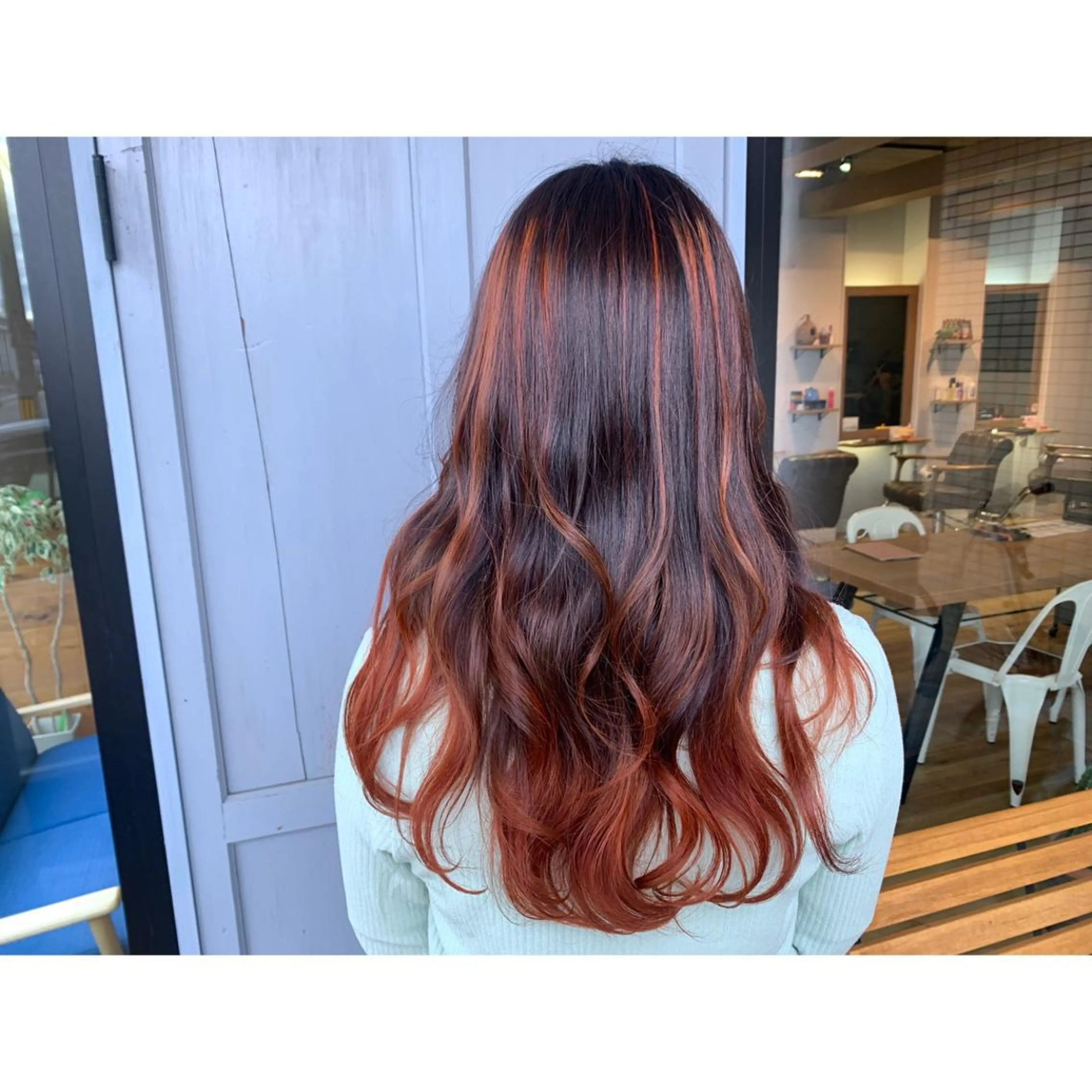 ロング カラー バレイヤージュ オレンジ レイヤーカット ツキダテ ユイのヘアスタイル