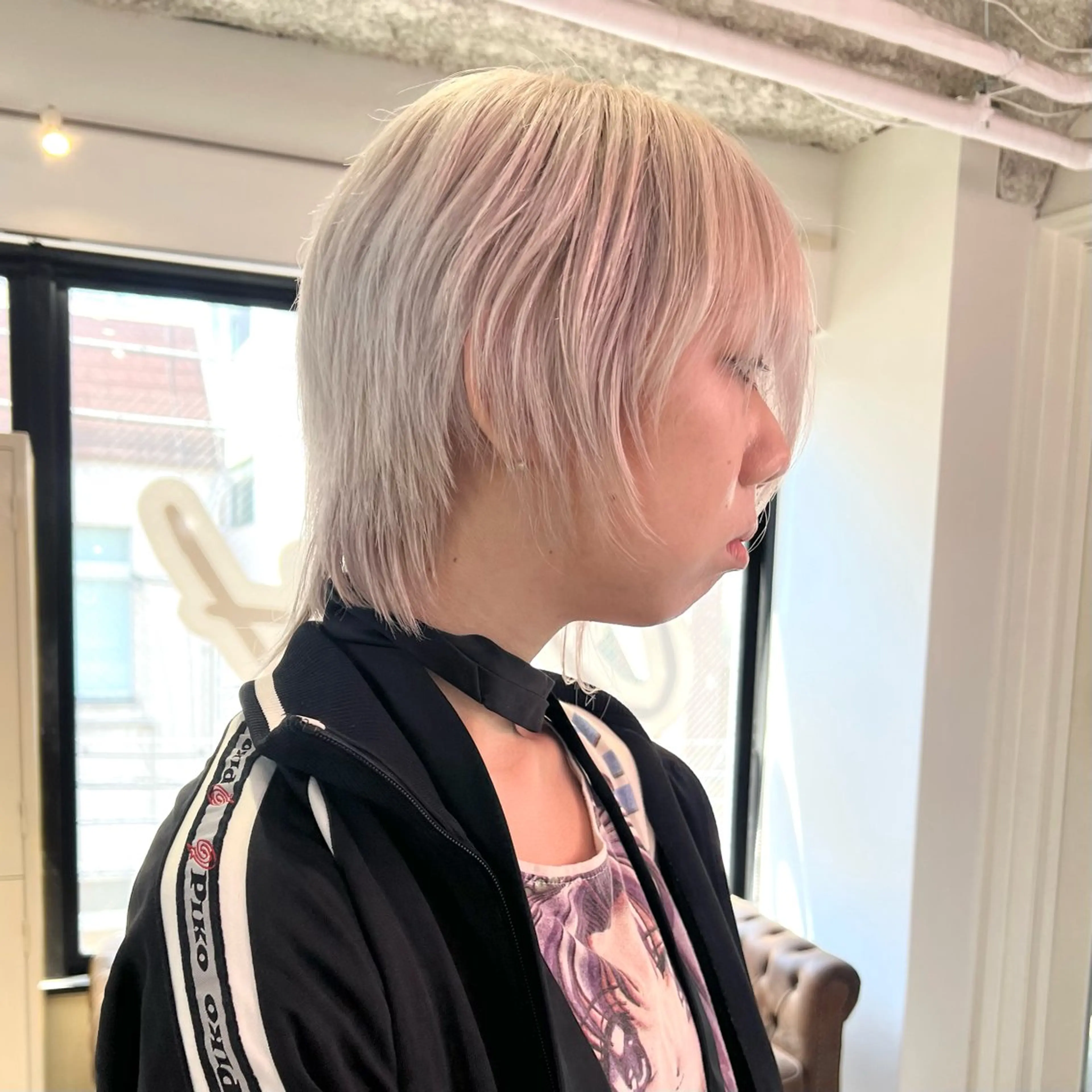 ショート カラー ヘアアレンジ メンズ 🧨ブリーチー×ボブ レイヤー💎じゅえるのヘアスタイル