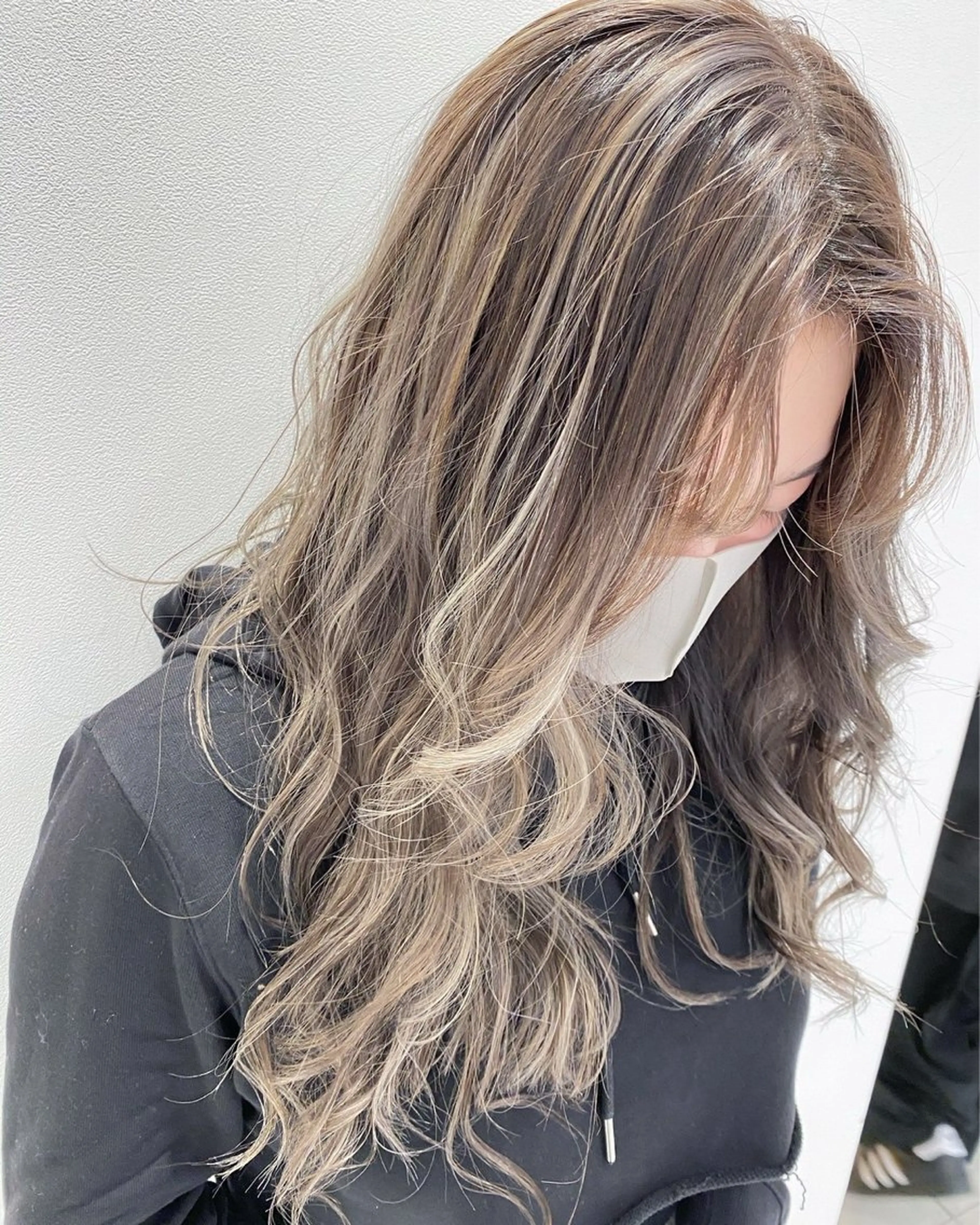 ロング カラー 透明感/艶感カラー✨ 西澤駿のヘアスタイル