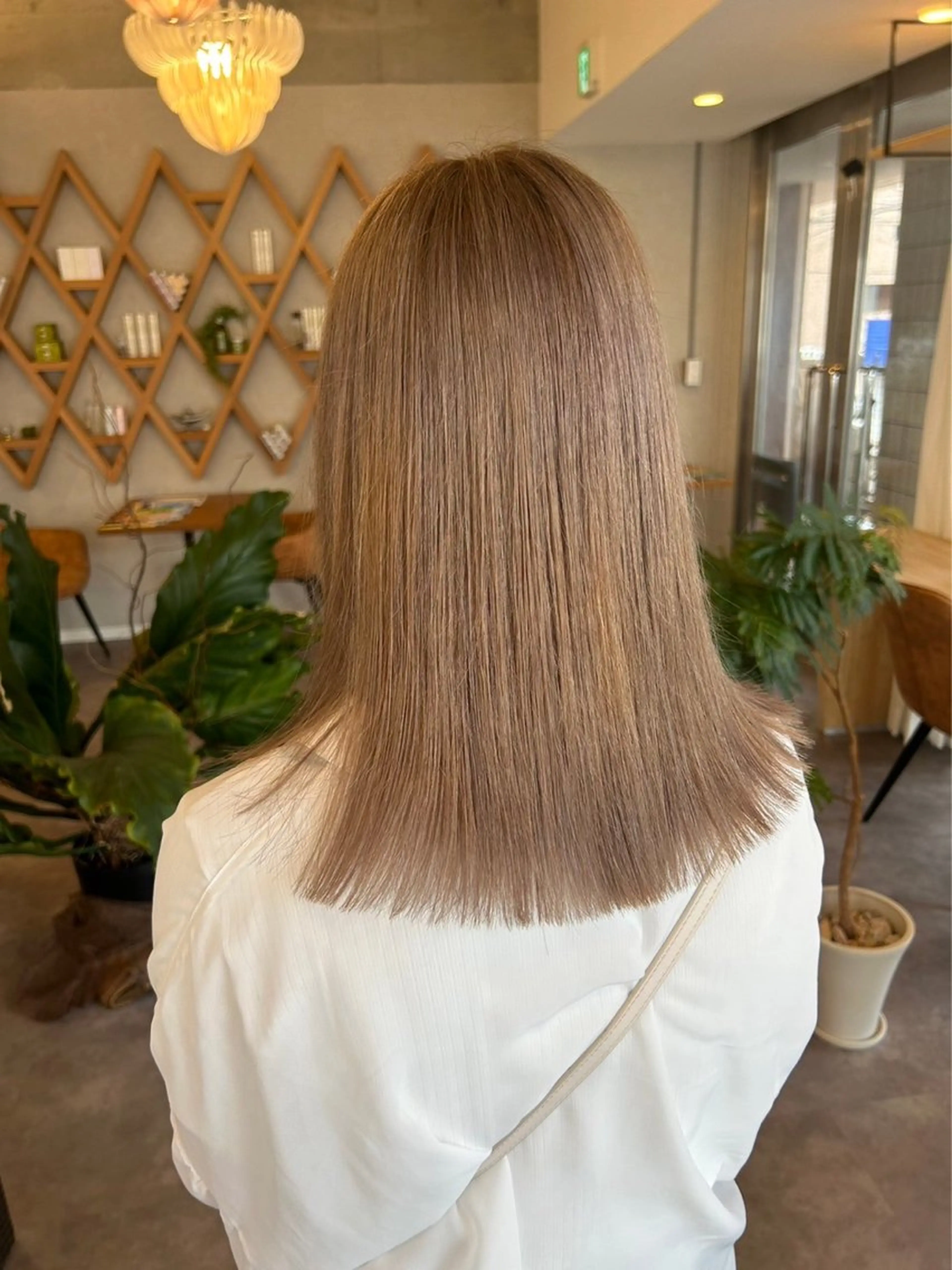 ミディアム カラー ELLE&SALLY 石野のヘアスタイル