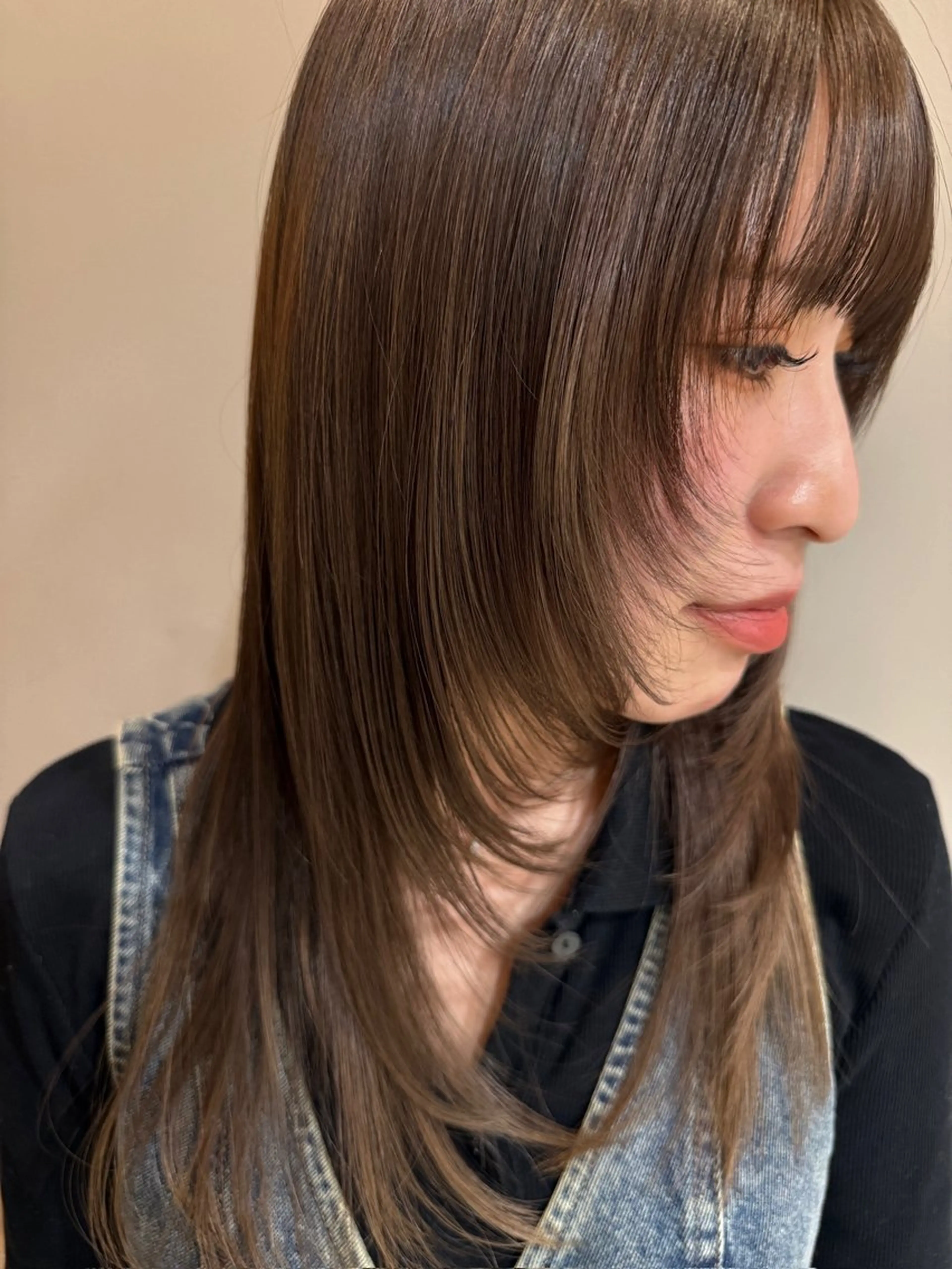 カラー アッシュ アッシュブラウン ブラウンカラー igggy所属・松岡 茉和のヘアスタイル