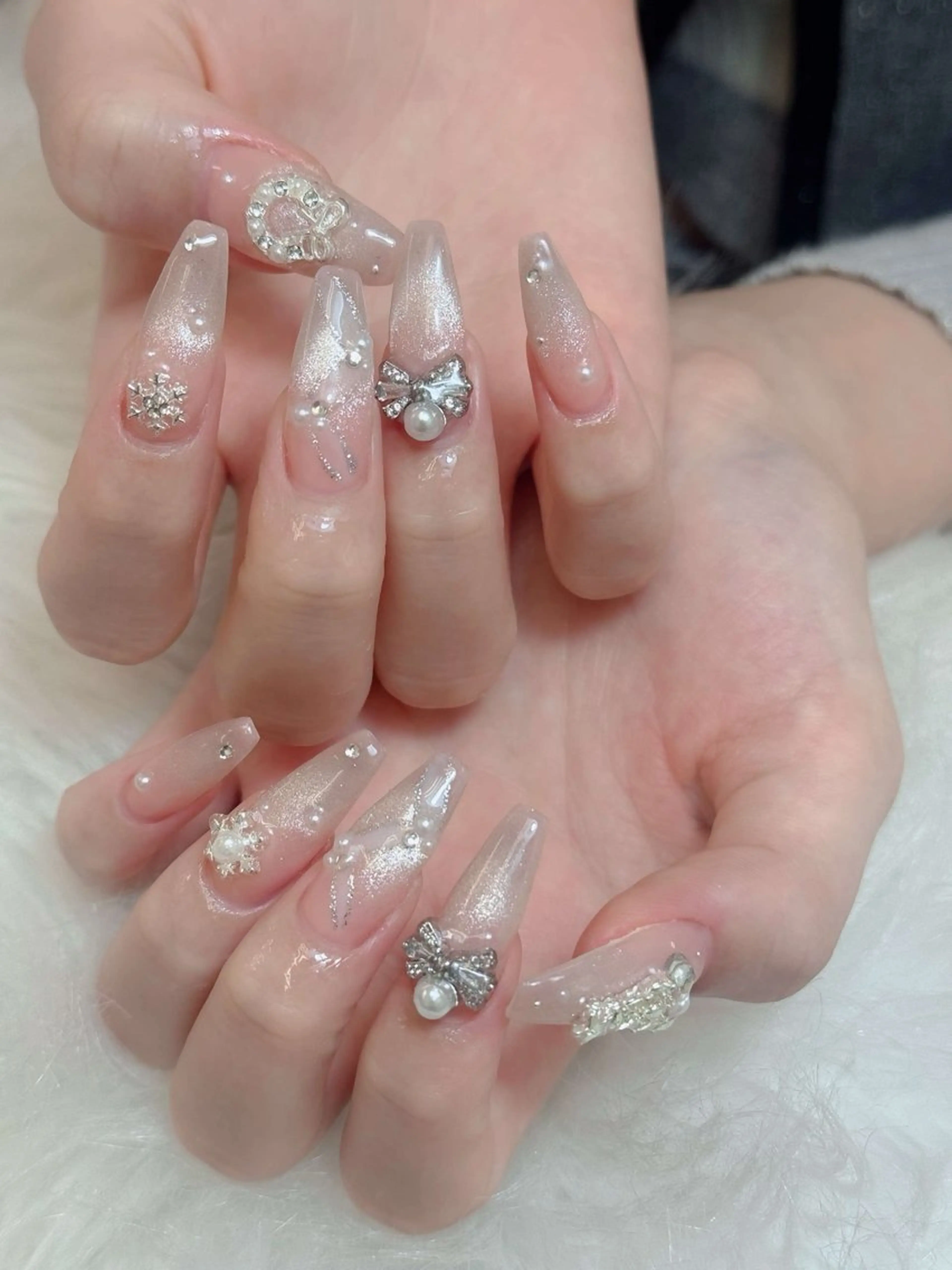 ネイル オーロラネイル チークネイル 長さ出し フットネイル フレンチネイル Anh 歌舞伎町のネイルデザイン