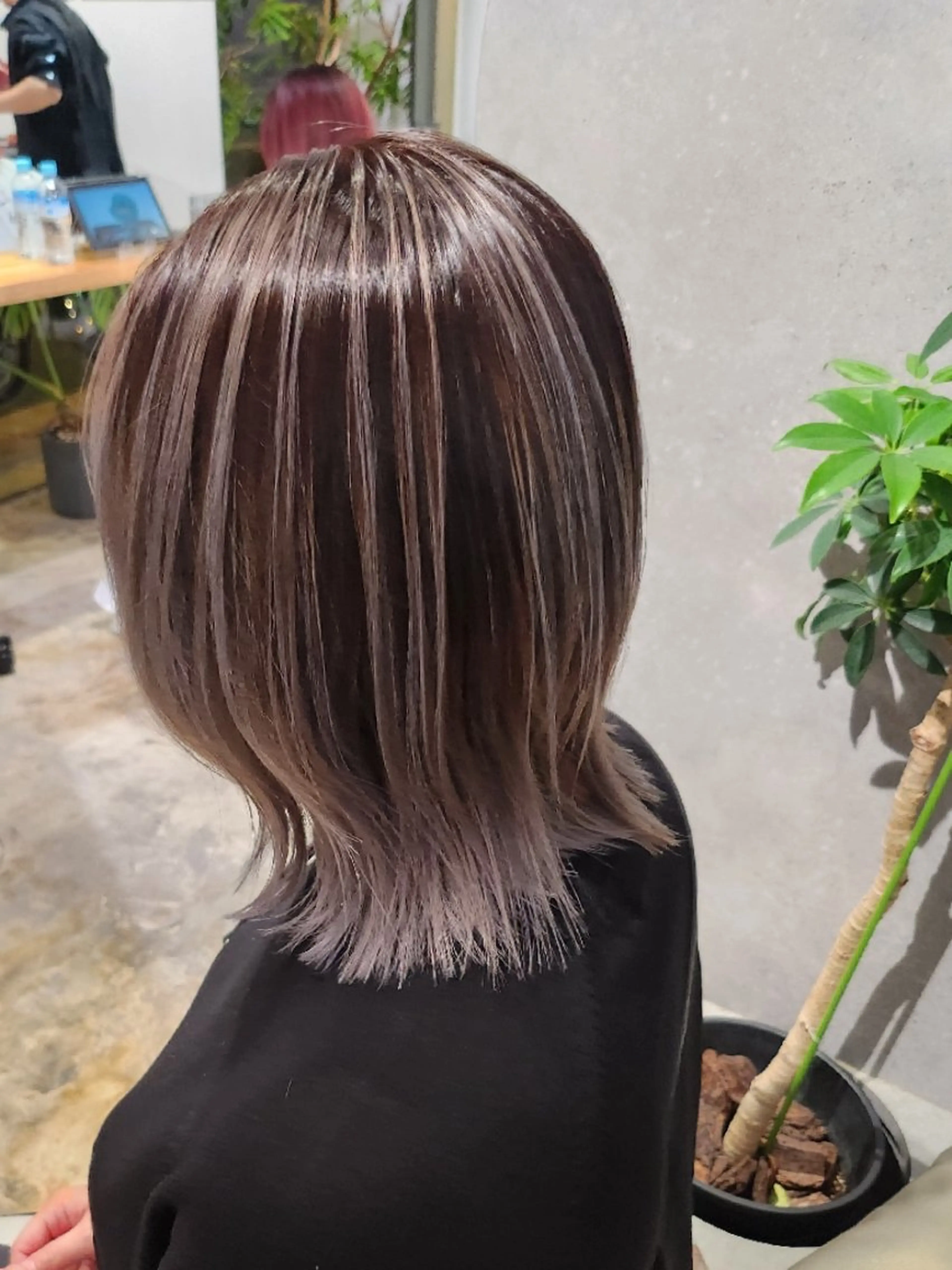 ミディアム レイヤーカット カット ヘアカラー LUANAhair所属・金田 拓也のヘアスタイル