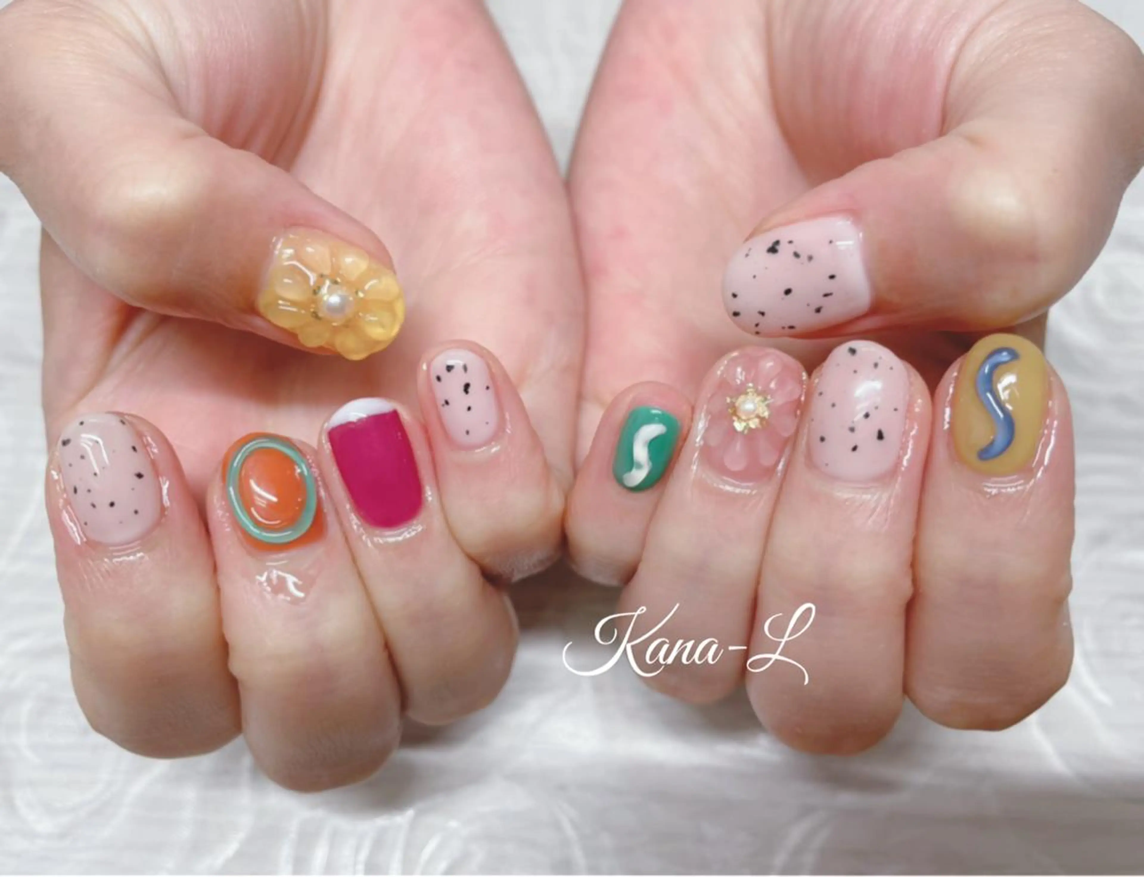 カラー ネイル フラワーネイル ニュアンスネイル ぷっくりネイル 芦辺 香奈のネイルデザイン