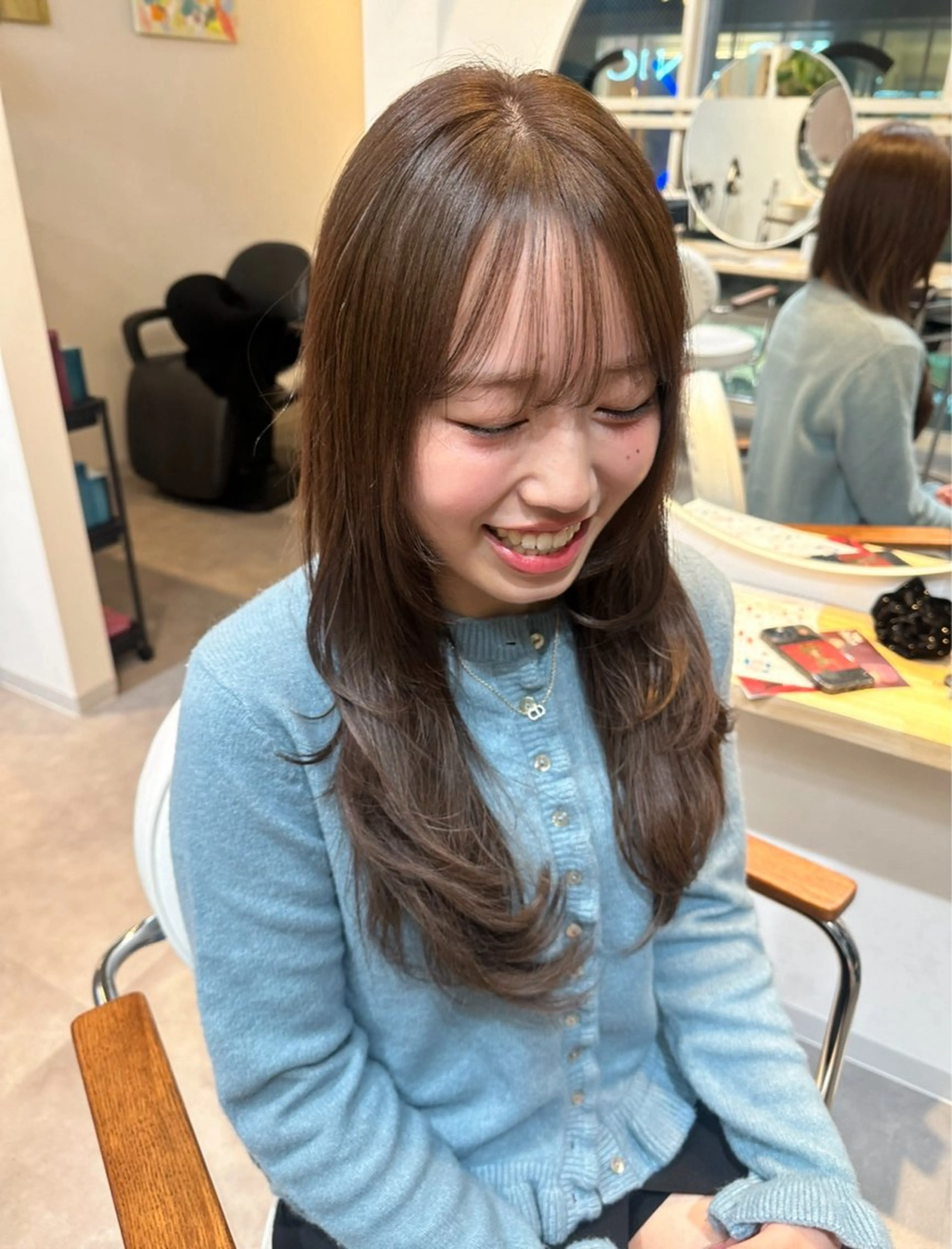 ロング カット オノ アイラのヘアスタイル
