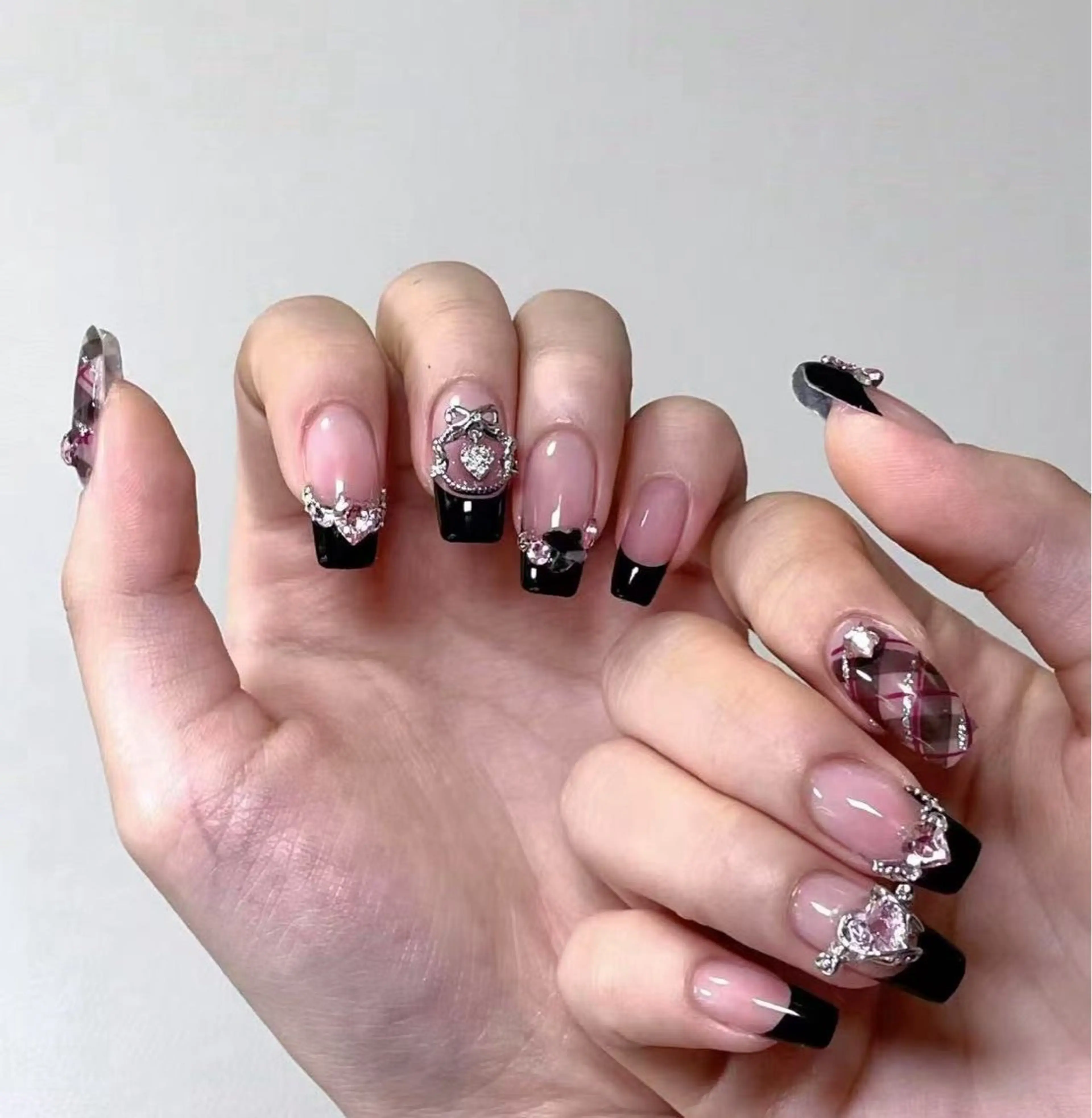 ネイル フラワーネイル フレンチネイル ジェルネイル ガラスフレンチ ハート ハンドネイル 相沢 さやかのネイルデザイン