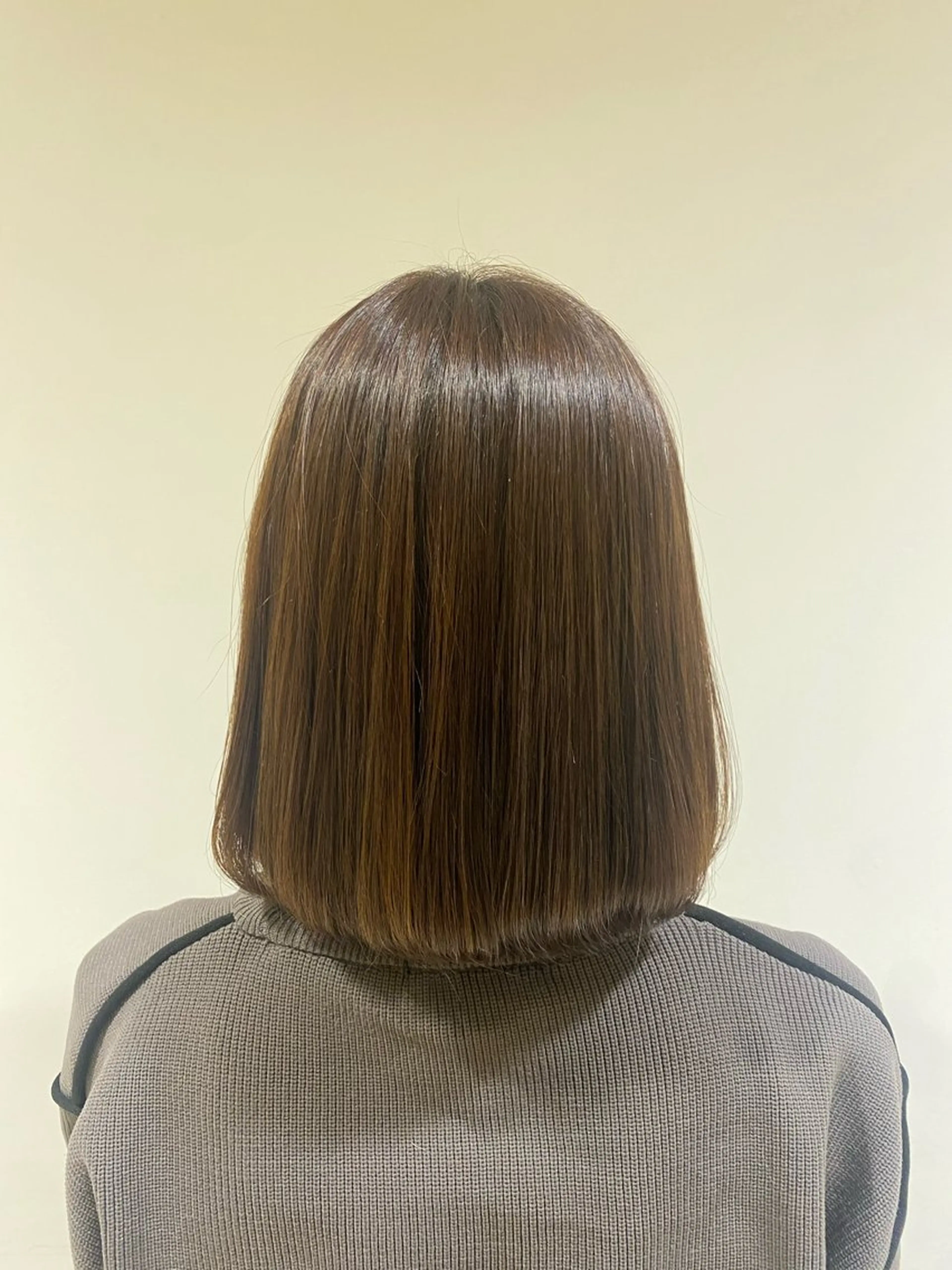 ミディアム ボブ 網谷 華乃のヘアスタイル